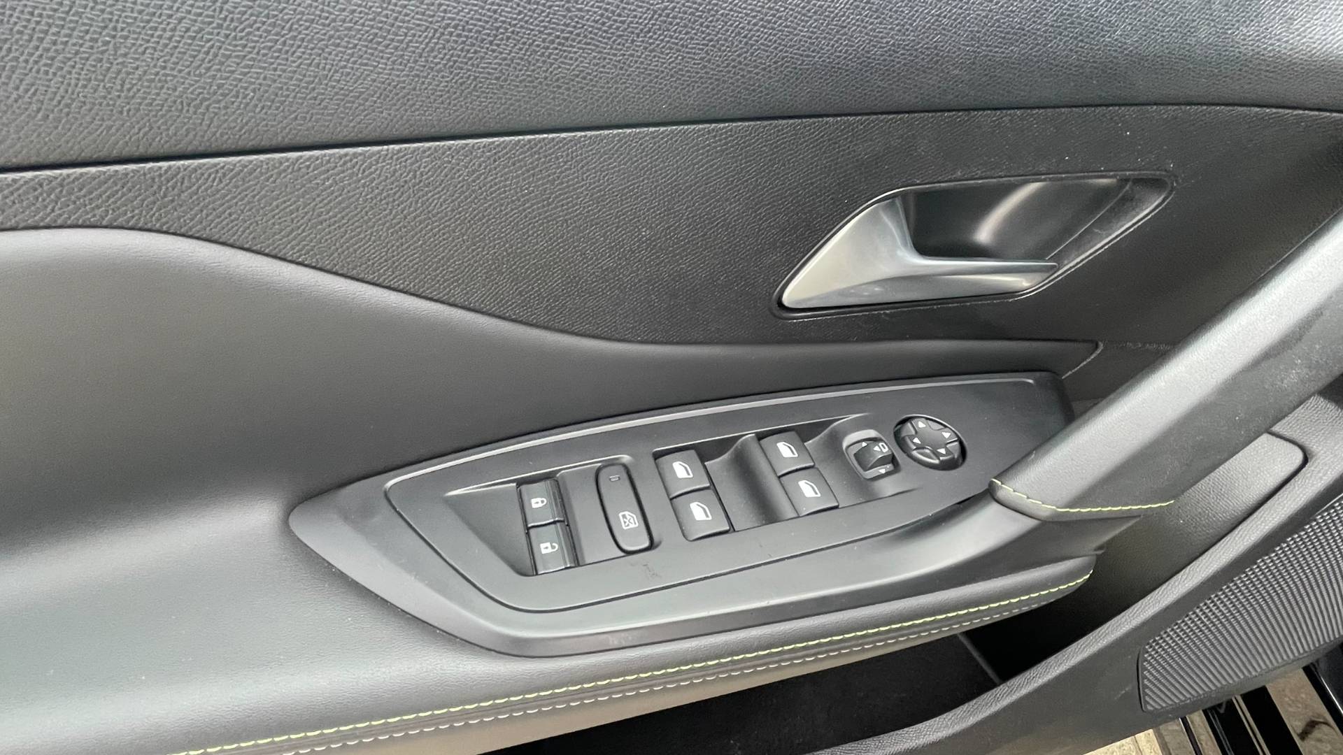 Peugeot 308 Break/SW GT 1.5 Bluehdi SW EAT8 1.majiteľ – Obrázok 10