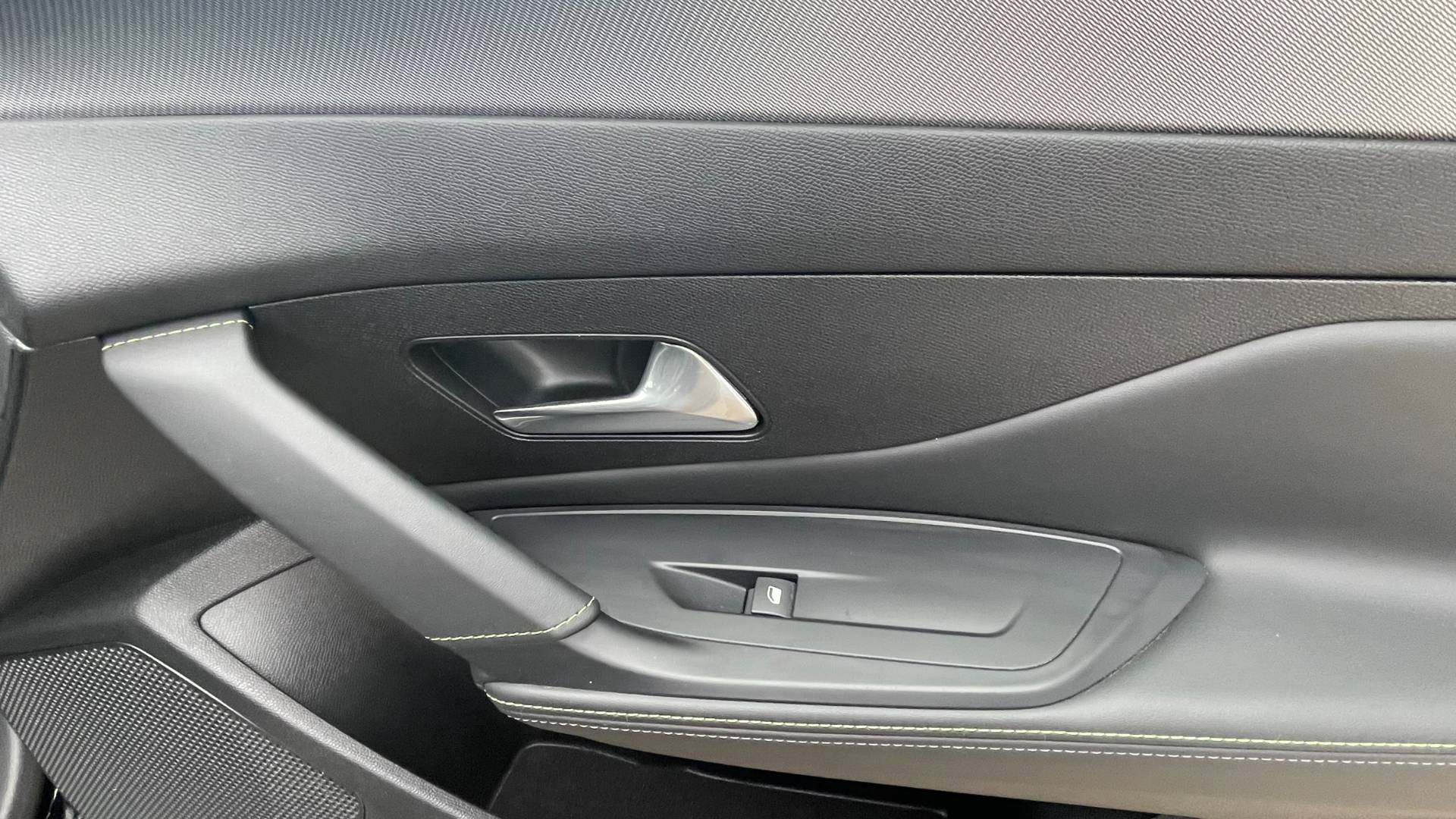 Peugeot 308 Break/SW GT 1.5 Bluehdi SW EAT8 1.majiteľ – Obrázok 16