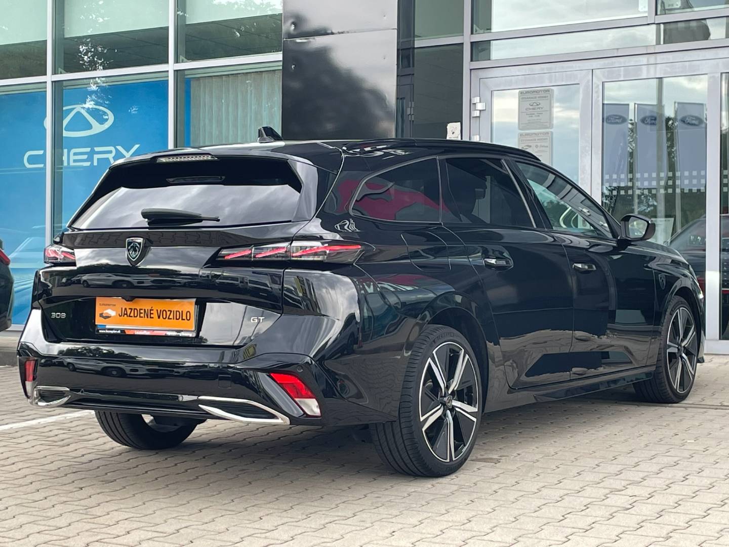 Peugeot 308 Break/SW GT 1.5 Bluehdi SW EAT8 1.majiteľ – Obrázok 6