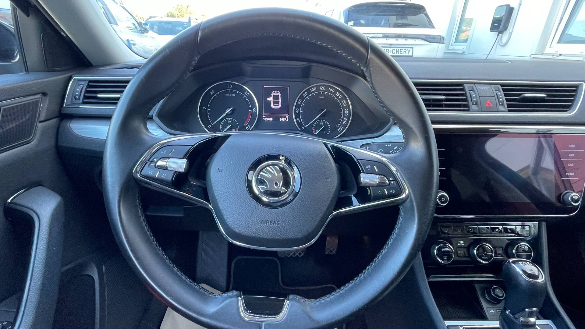 Škoda Superb 2.0TDI Ambition AT/7 1.majiteľ, nové v SR – Obrázok 17