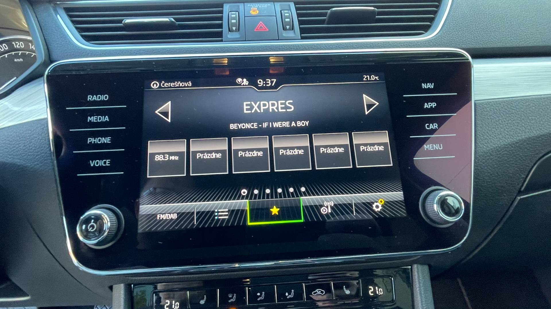 Škoda Superb 2.0TDI Ambition AT/7 1.majiteľ, nové v SR – Obrázok 21