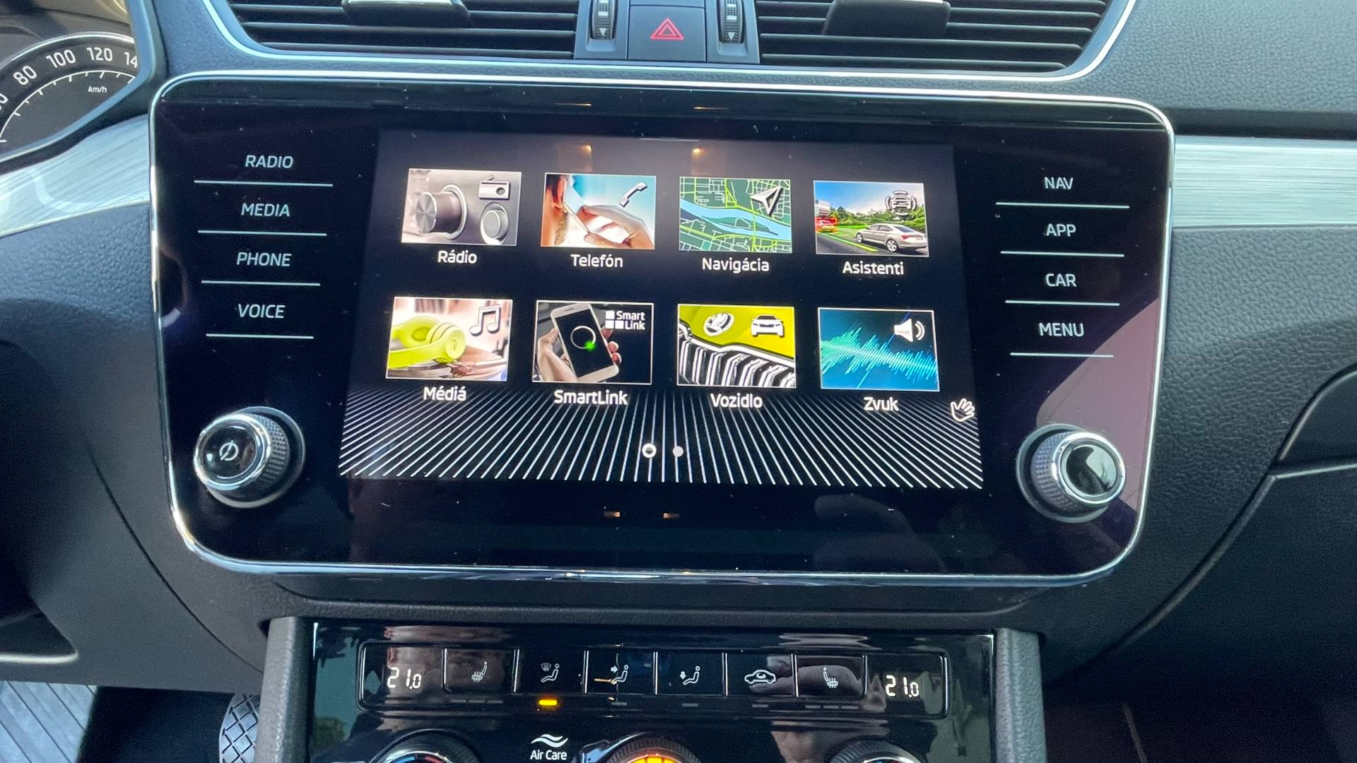 Škoda Superb 2.0TDI Ambition AT/7 1.majiteľ, nové v SR – Obrázok 22