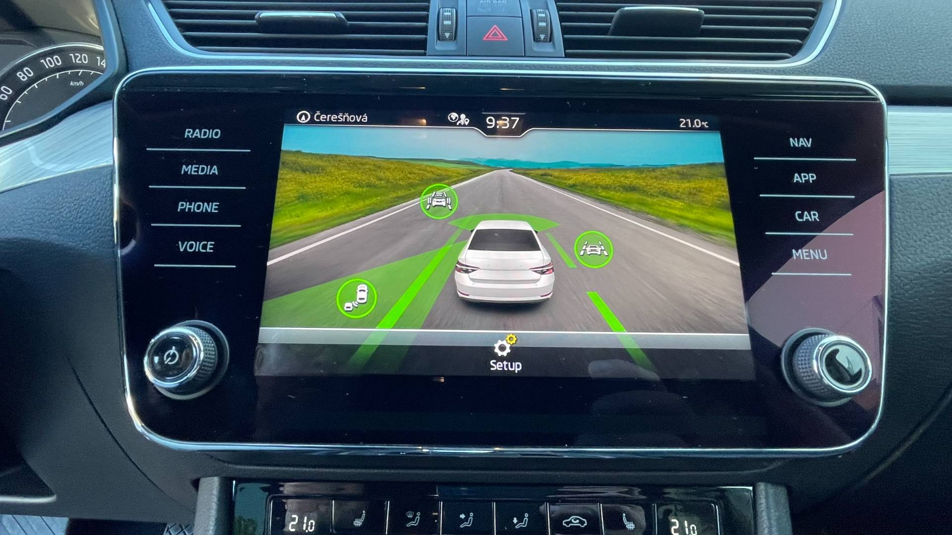 Škoda Superb 2.0TDI Ambition AT/7 1.majiteľ, nové v SR – Obrázok 23