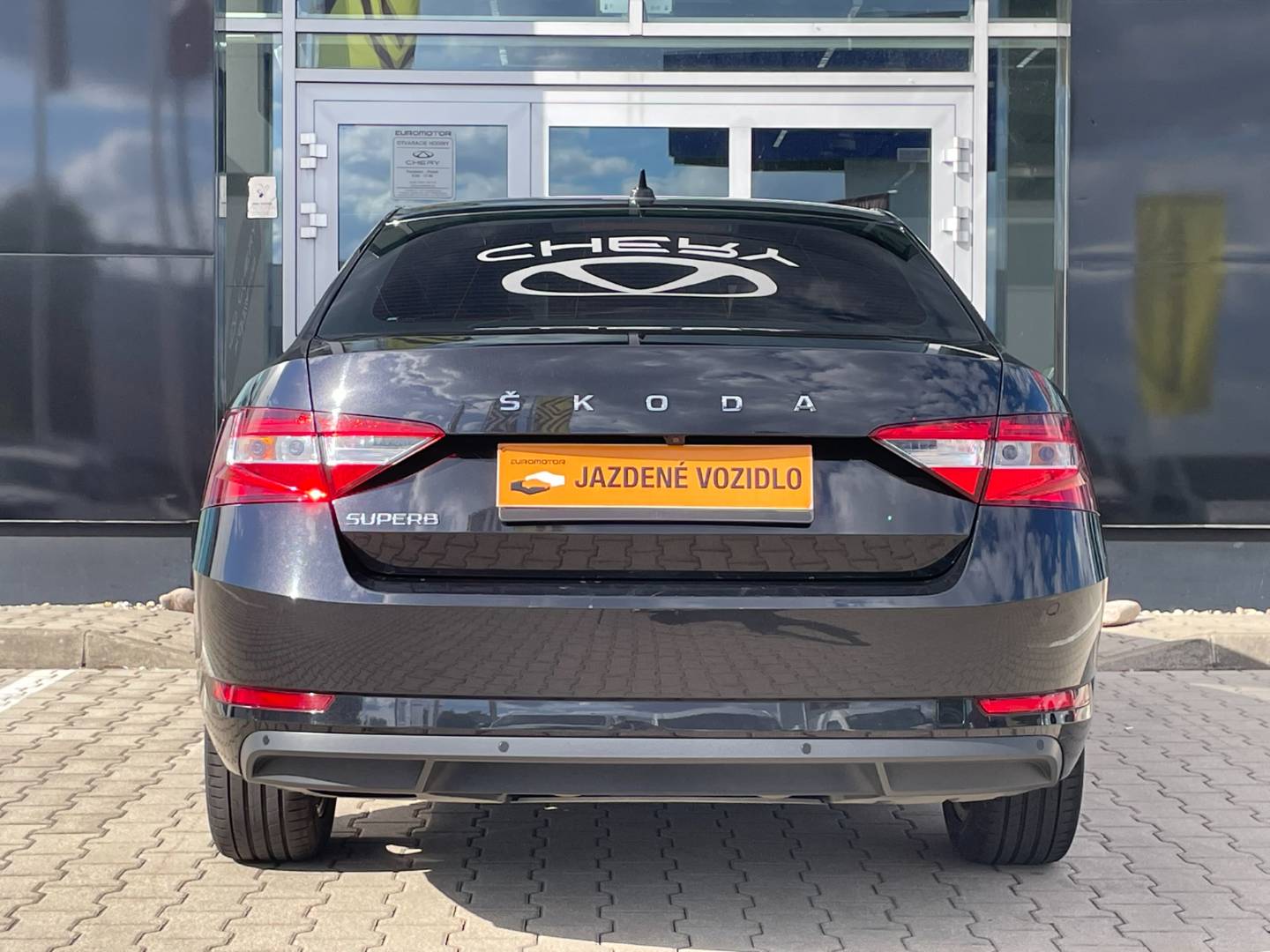 Škoda Superb 2.0TDI Ambition AT/7 1.majiteľ, nové v SR – Obrázok 5