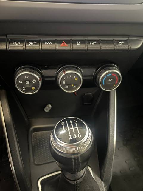 Dacia Duster 1.6 SCe S&S Prestige 4x4 – Obrázok 17