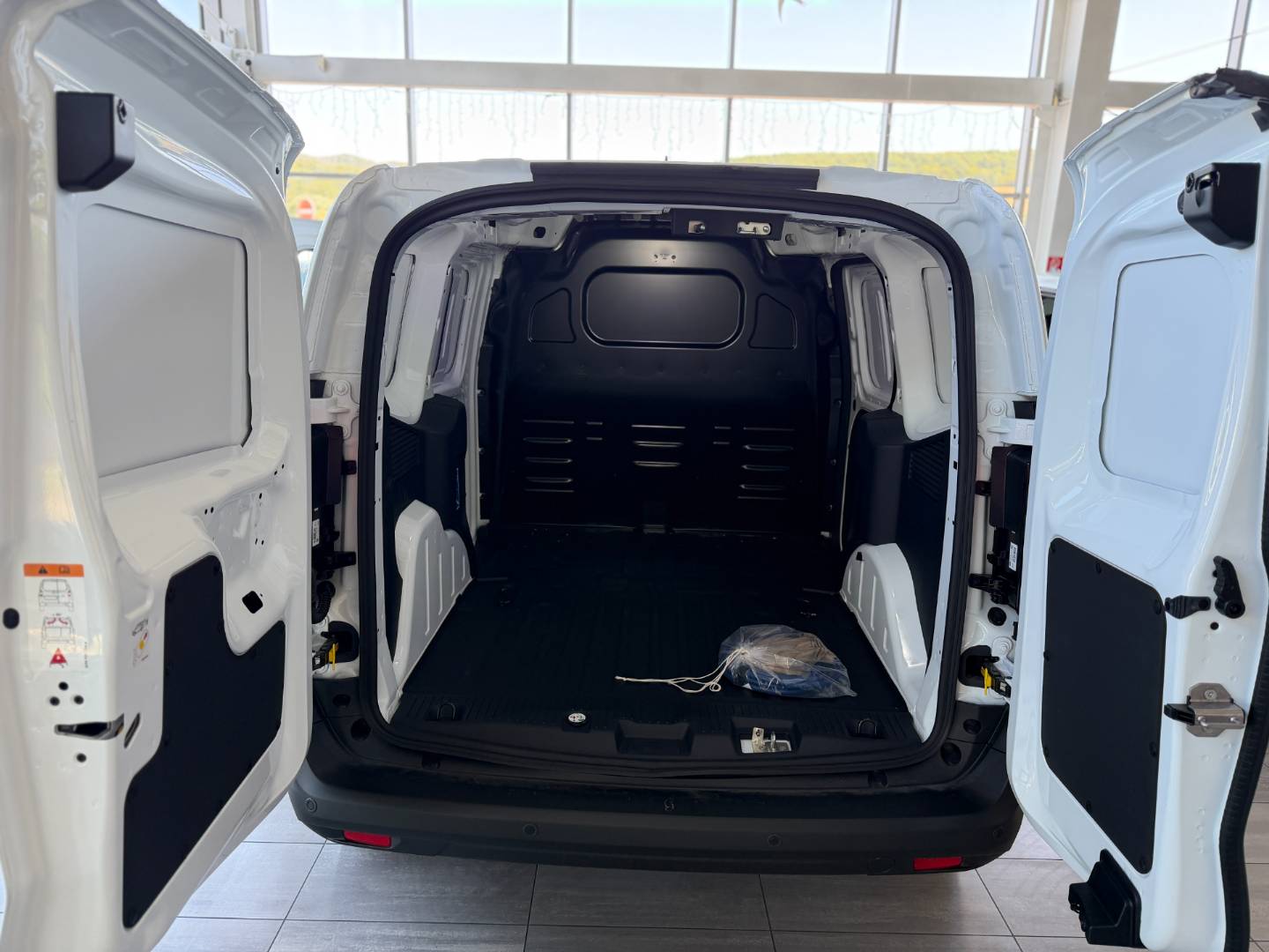 Ford Transit Courier EV STD (46kWh) 136k (100kW) – Obrázok 12