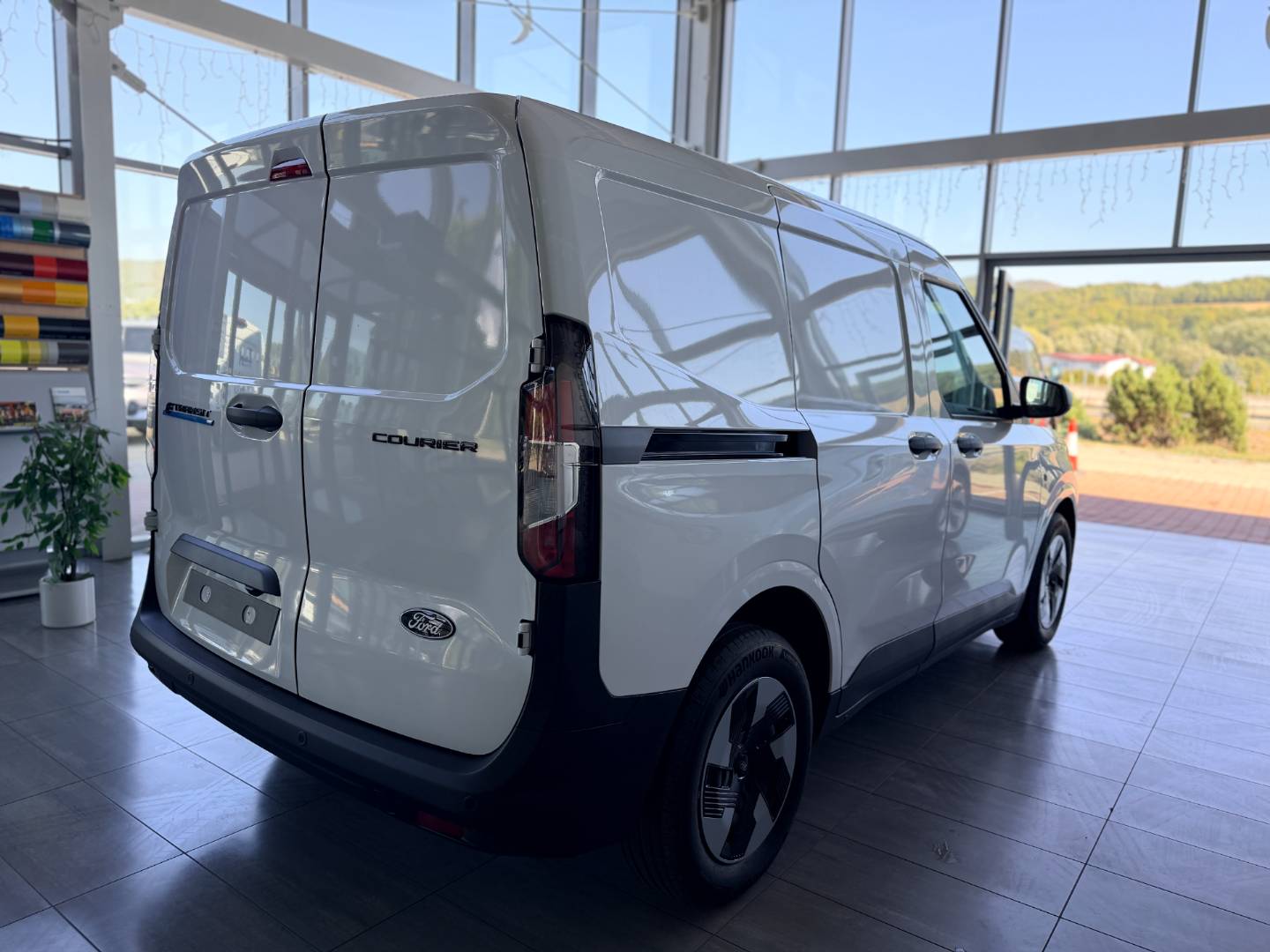 Ford Transit Courier EV STD (46kWh) 136k (100kW) – Obrázok 4