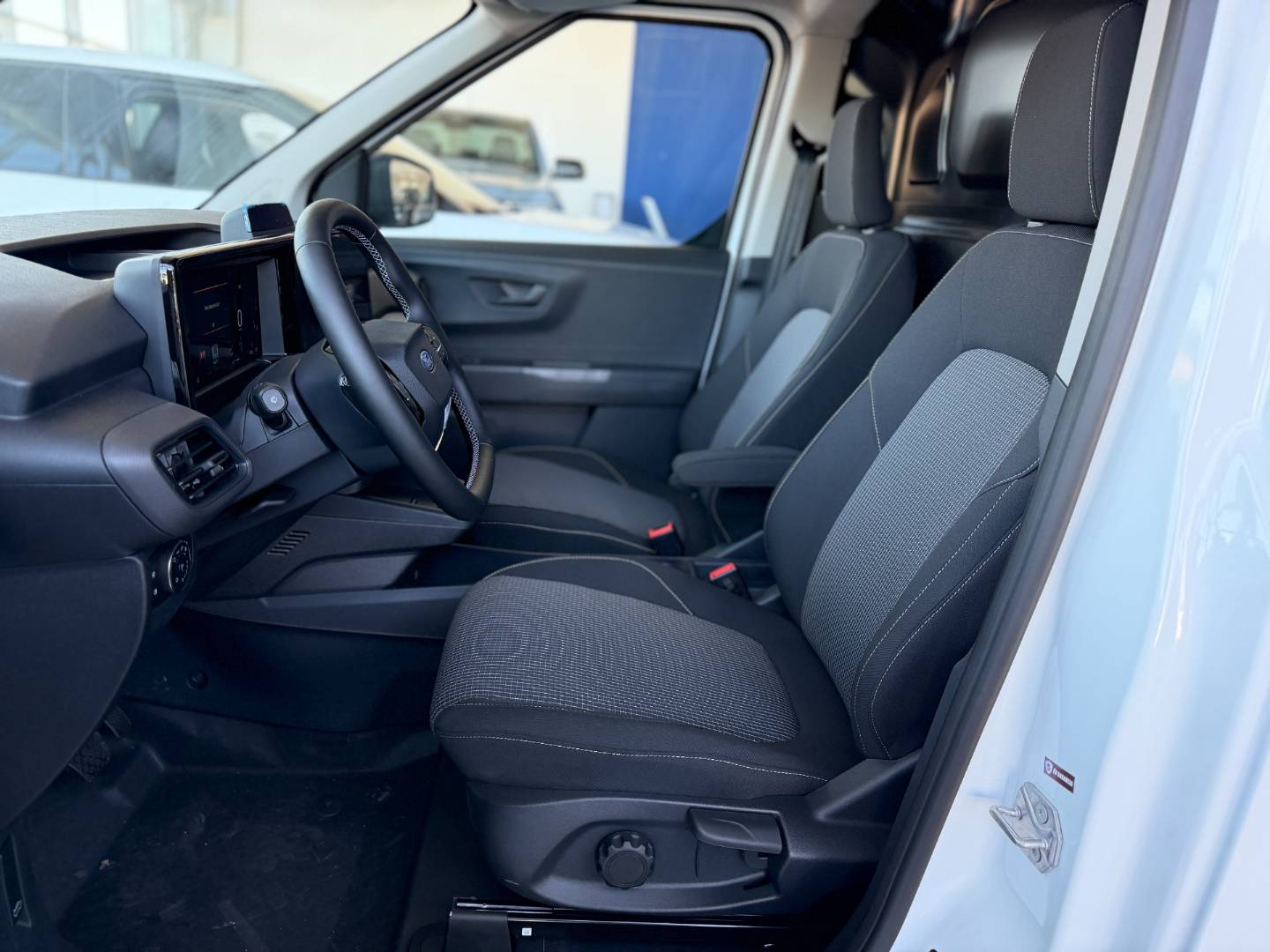 Ford Transit Courier EV STD (46kWh) 136k (100kW) – Obrázok 9