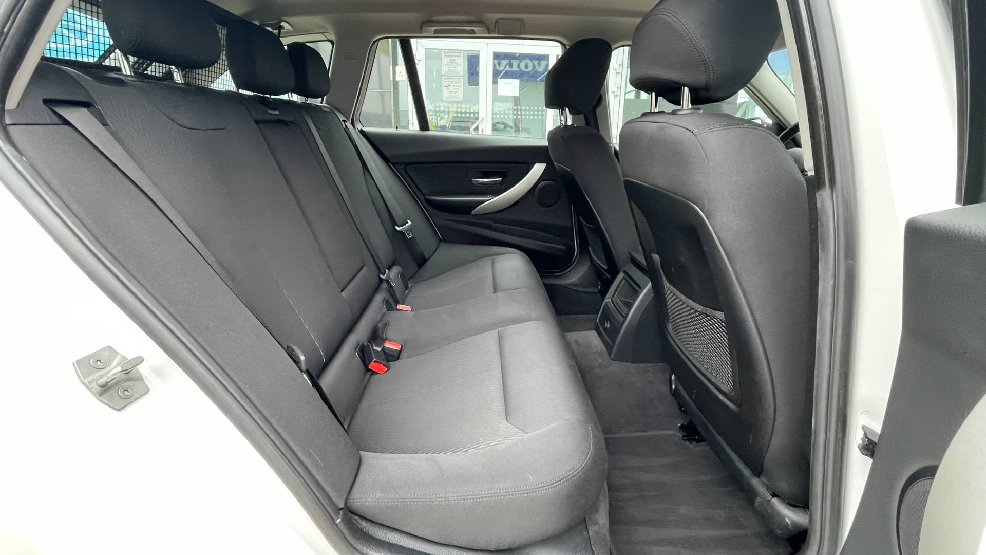 BMW Rad 3 Touring 320i xDrive Advantage A/8, 2019 – Obrázok 14