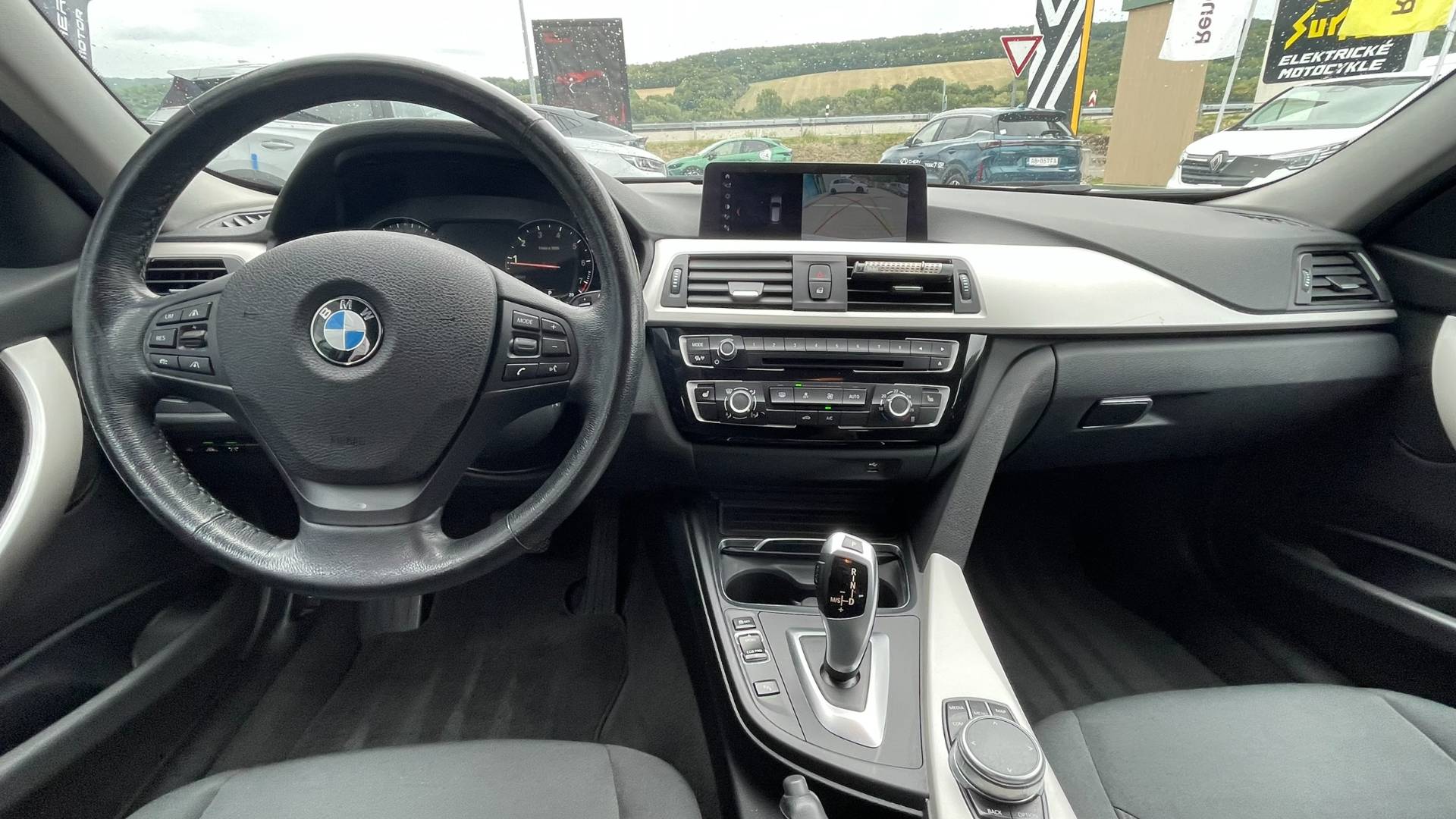 BMW Rad 3 Touring 320i xDrive Advantage A/8, 2019 – Obrázok 16