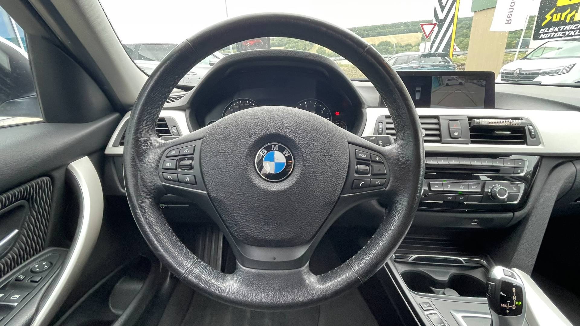 BMW Rad 3 Touring 320i xDrive Advantage A/8, 2019 – Obrázok 18