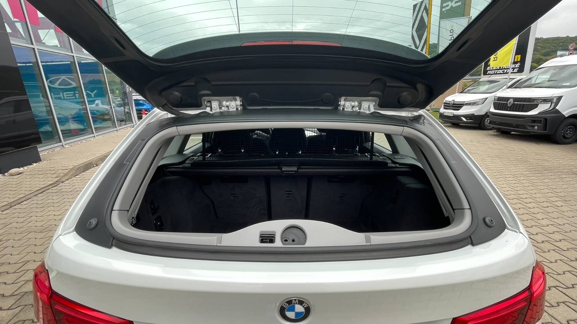BMW Rad 3 Touring 320i xDrive Advantage A/8, 2019 – Obrázok 36