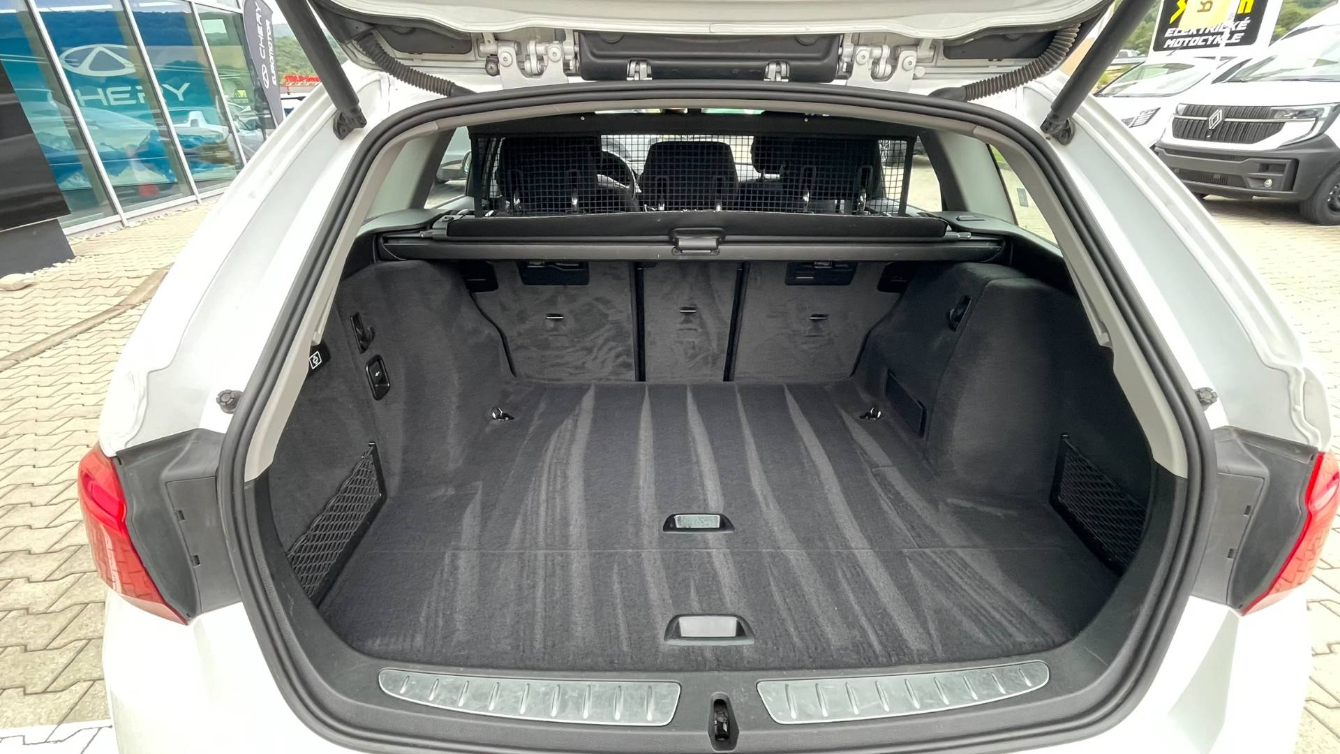 BMW Rad 3 Touring 320i xDrive Advantage A/8, 2019 – Obrázok 37