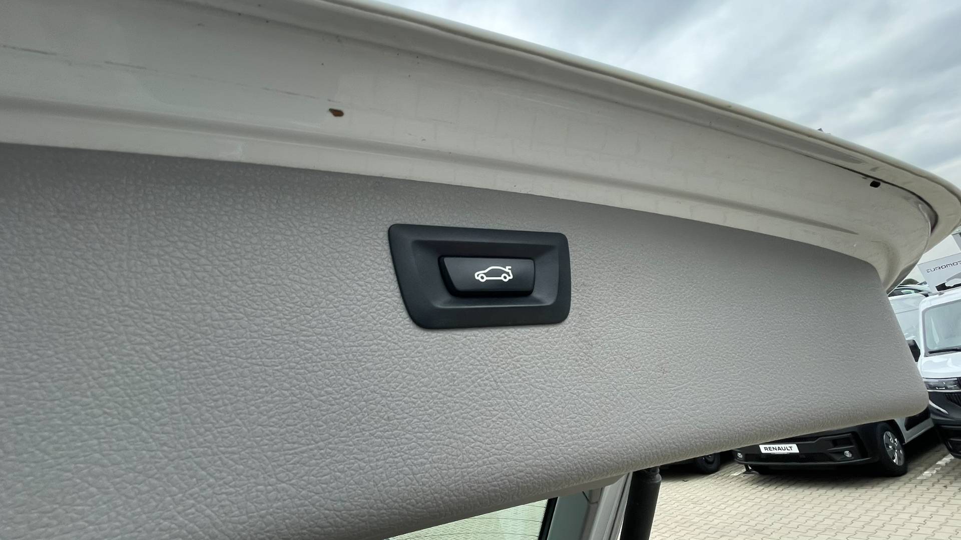 BMW Rad 3 Touring 320i xDrive Advantage A/8, 2019 – Obrázok 38