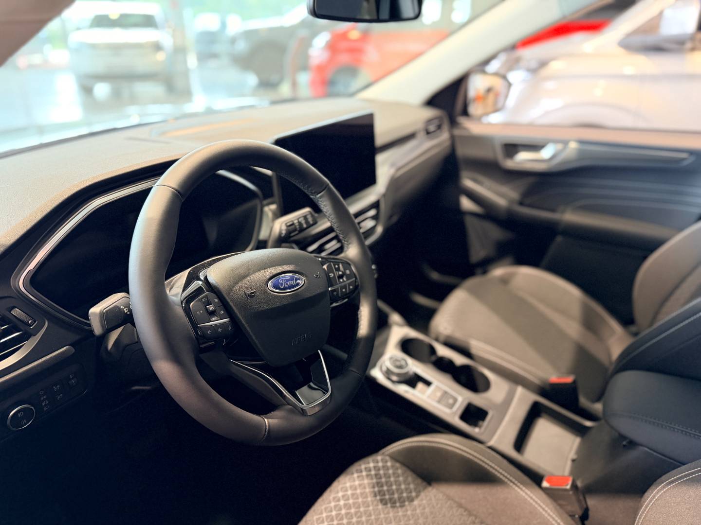 Ford Kuga 2. 5 Duratec FHEV 183k eCVT - AWD (134kW) Titanium FHEV – Obrázok 8
