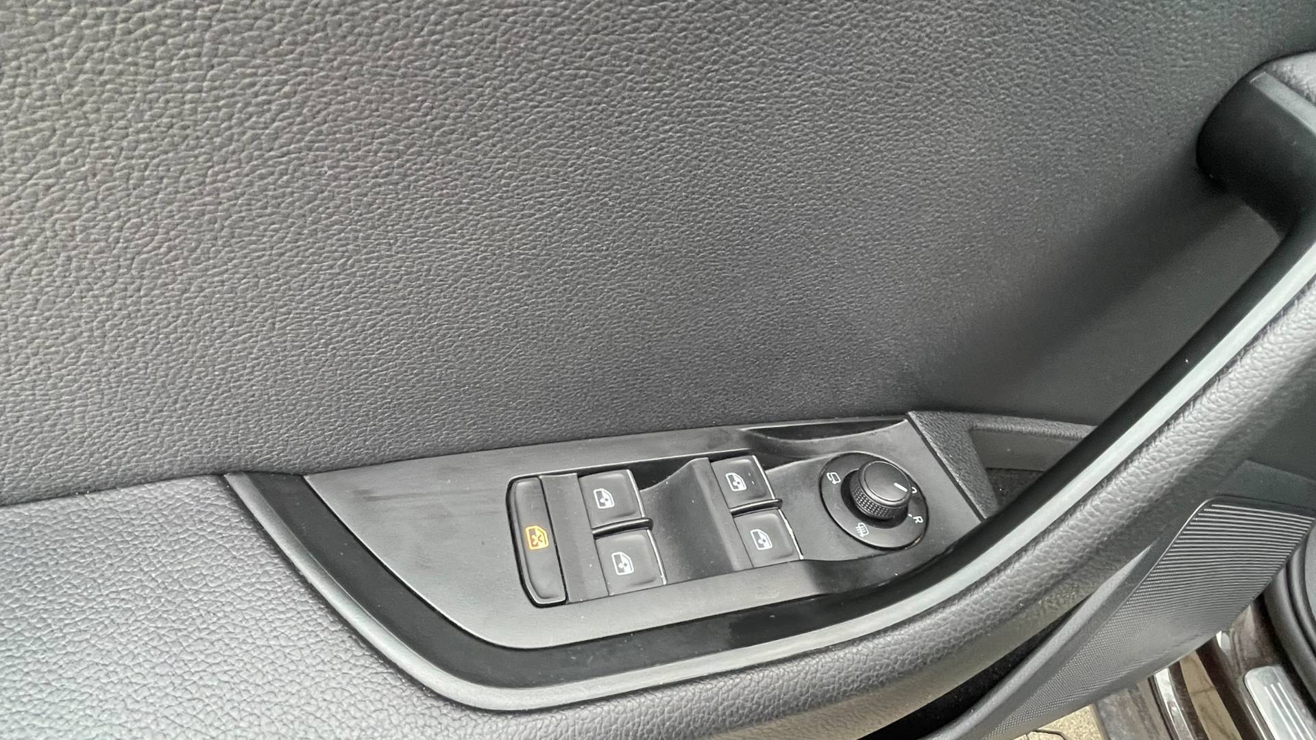 Škoda Superb Combi 2.0 TDI Style DSG EU6 – Obrázok 12