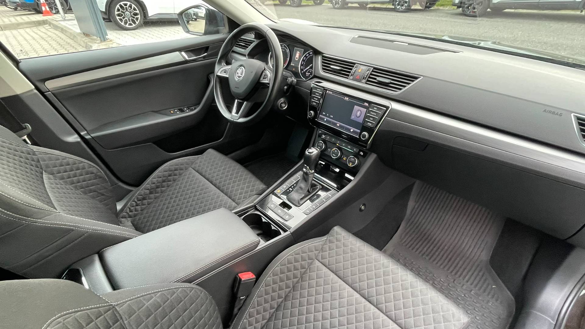Škoda Superb Combi 2.0 TDI Style DSG EU6 – Obrázok 14