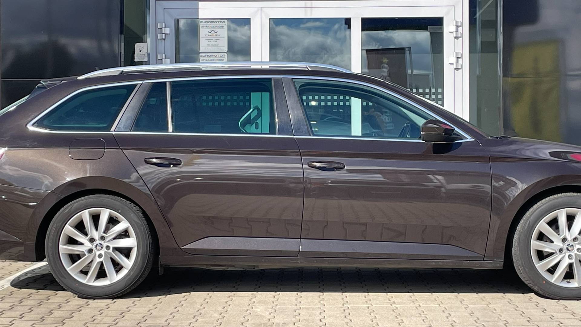 Škoda Superb Combi 2.0 TDI Style DSG EU6 – Obrázok 7