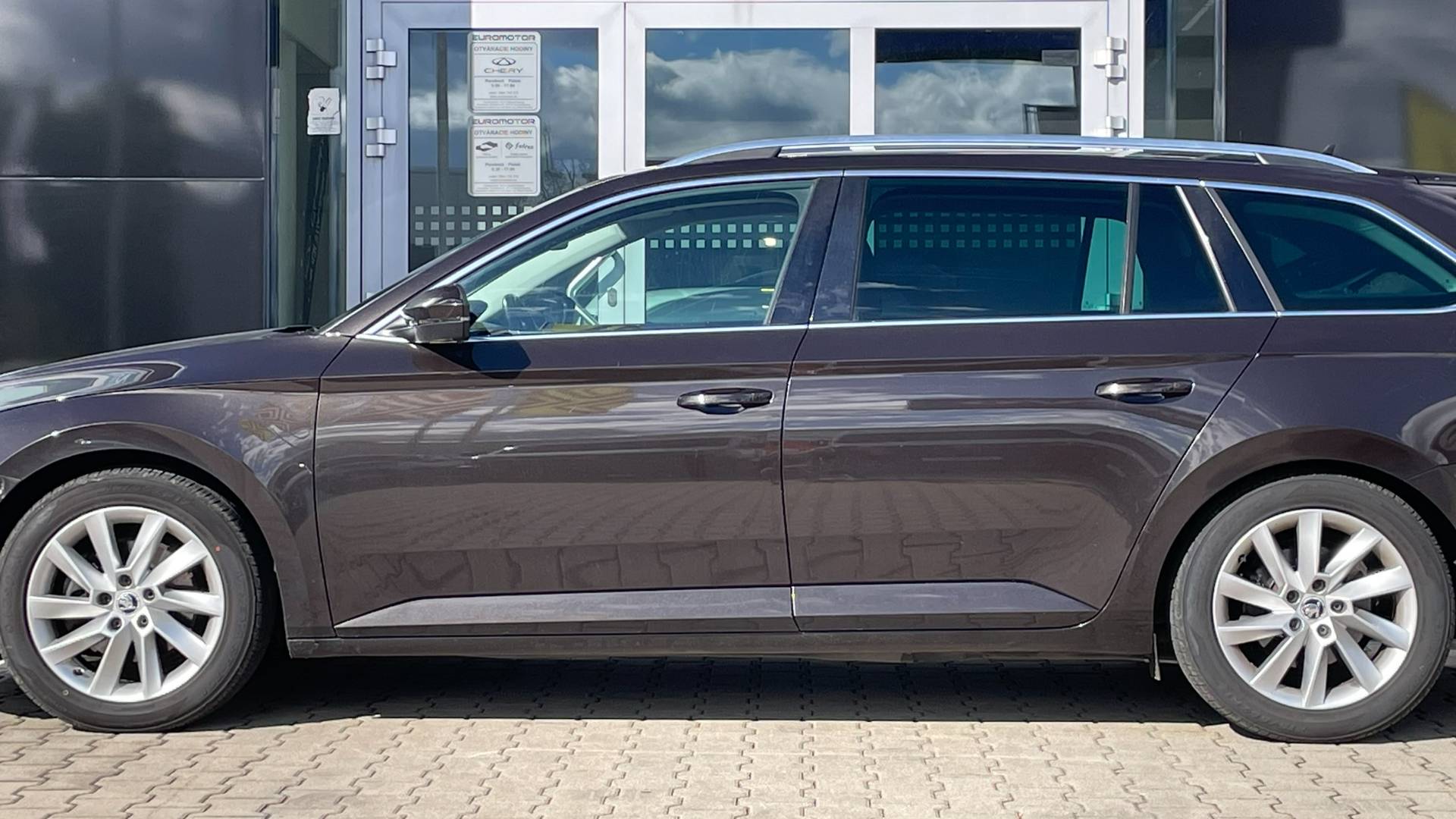 Škoda Superb Combi 2.0 TDI Style DSG EU6 – Obrázok 8