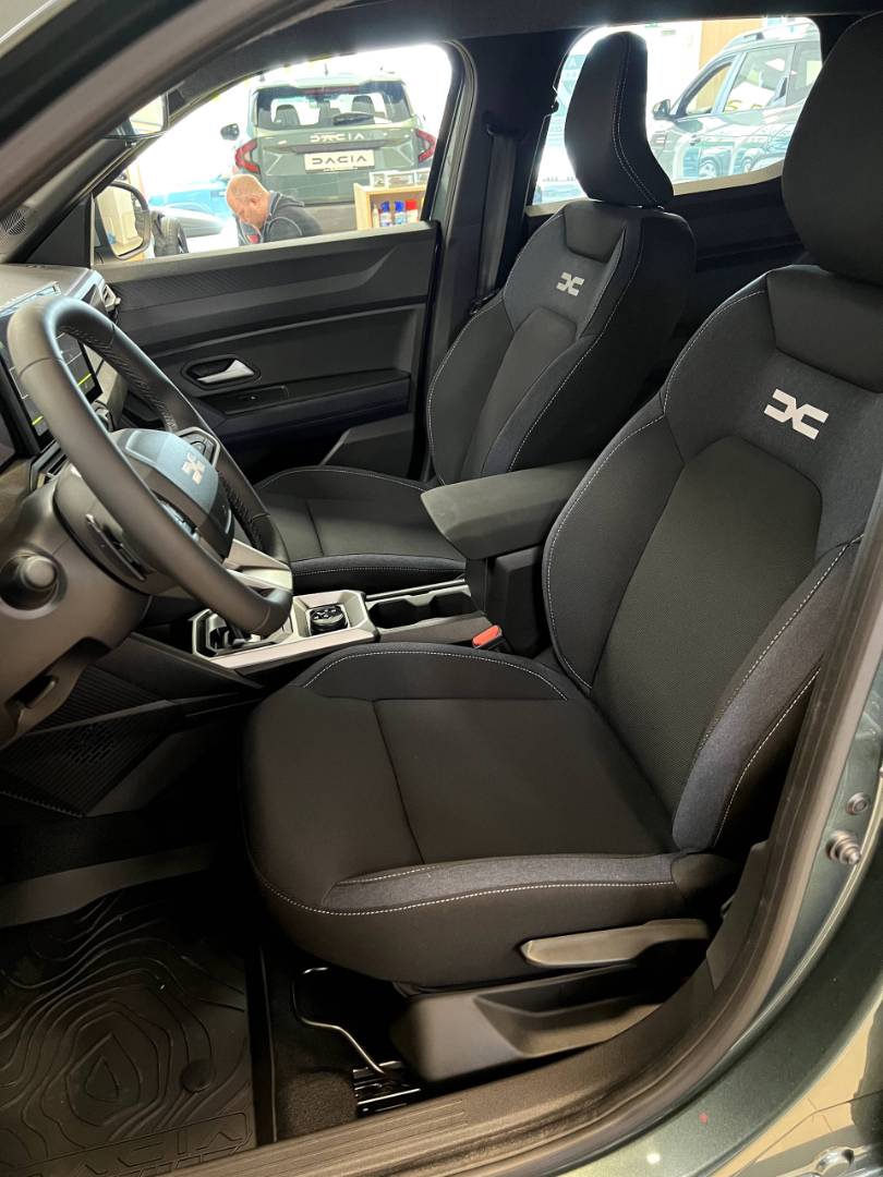 Dacia Duster 1.2 hybrid-G 150 mHEV 4x4 EDC Expression – Obrázok 10