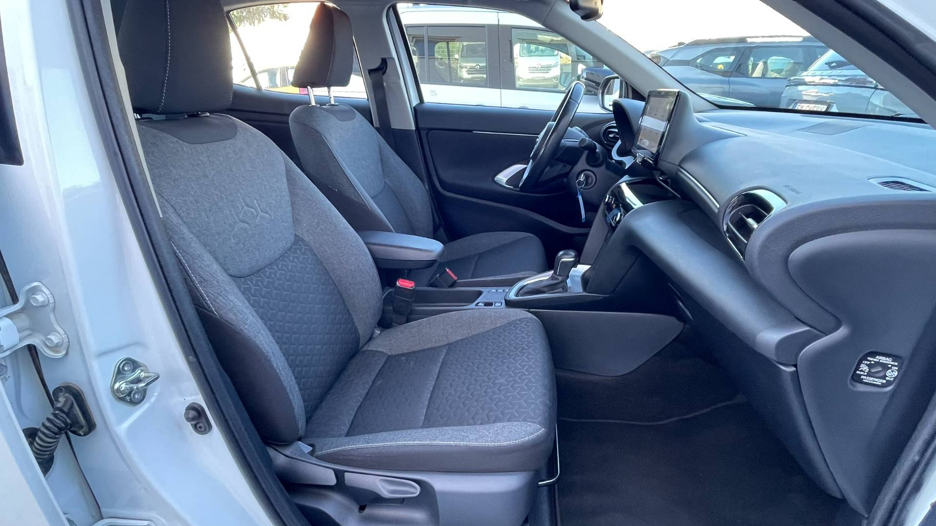 Toyota Yaris Cross 1.5 Hybrid Active e-CVT 68 kW, 2023 – Obrázok 12