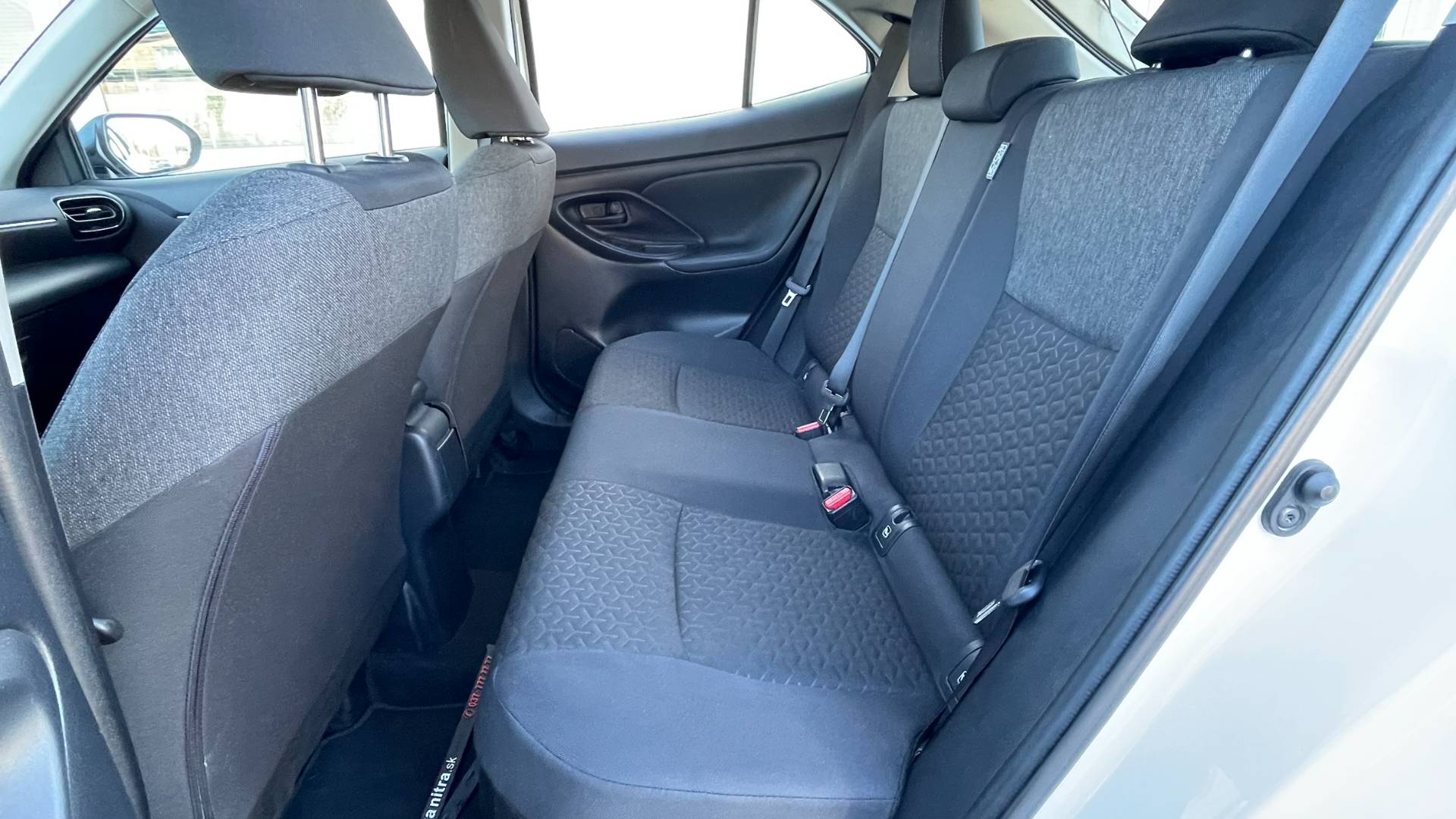 Toyota Yaris Cross 1.5 Hybrid Active e-CVT 68 kW, 2023 – Obrázok 15