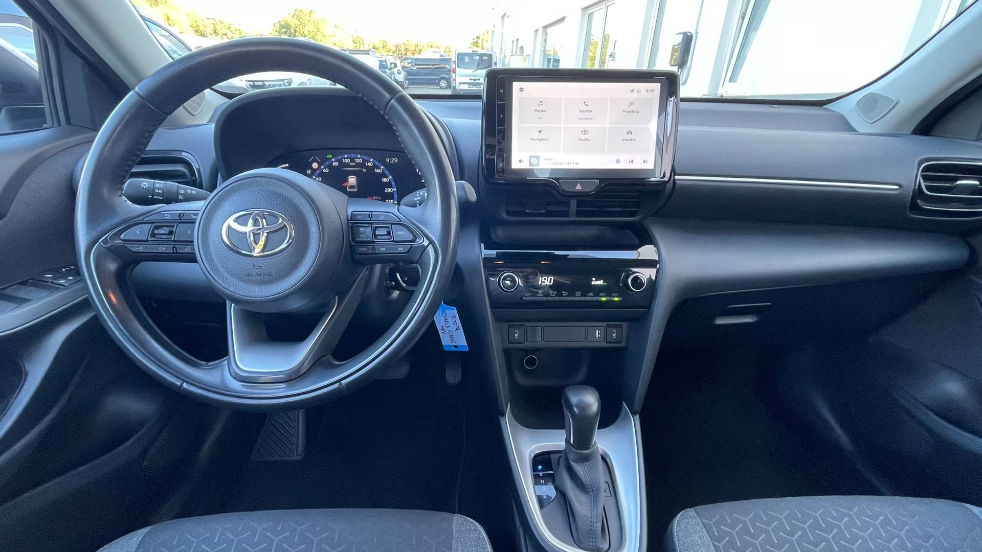 Toyota Yaris Cross 1.5 Hybrid Active e-CVT 68 kW, 2023 – Obrázok 16
