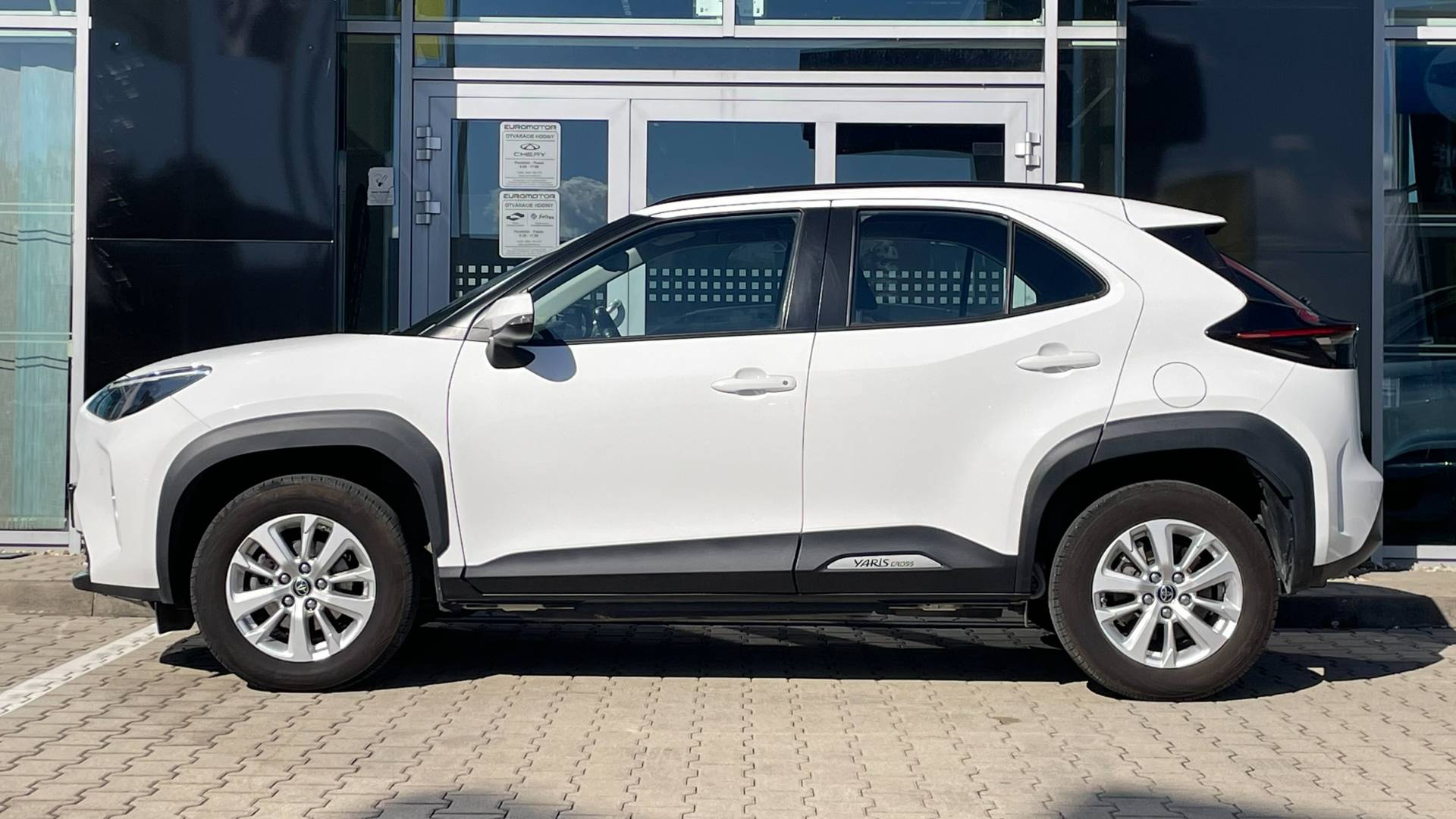 Toyota Yaris Cross 1.5 Hybrid Active e-CVT 68 kW, 2023 – Obrázok 8