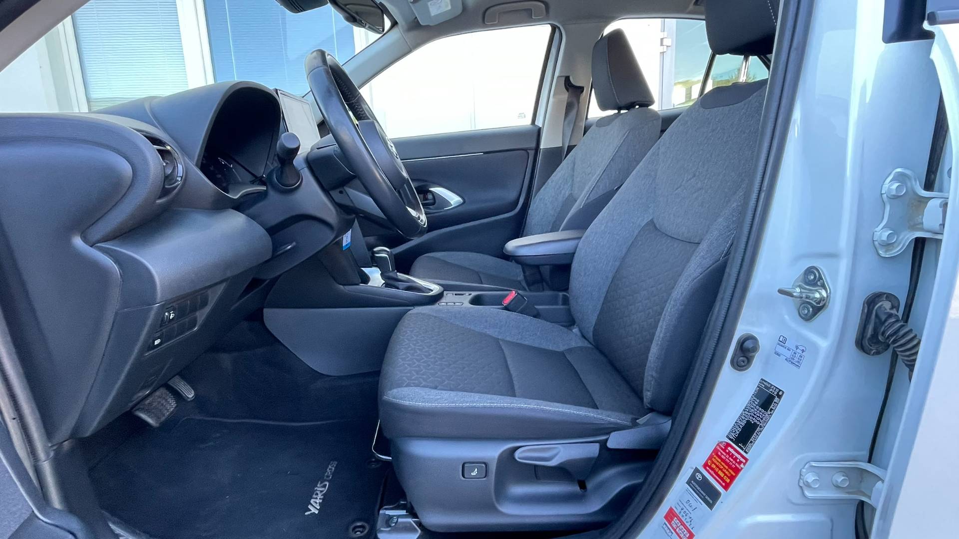 Toyota Yaris Cross 1.5 Hybrid Active e-CVT 68 kW, 2023 – Obrázok 9