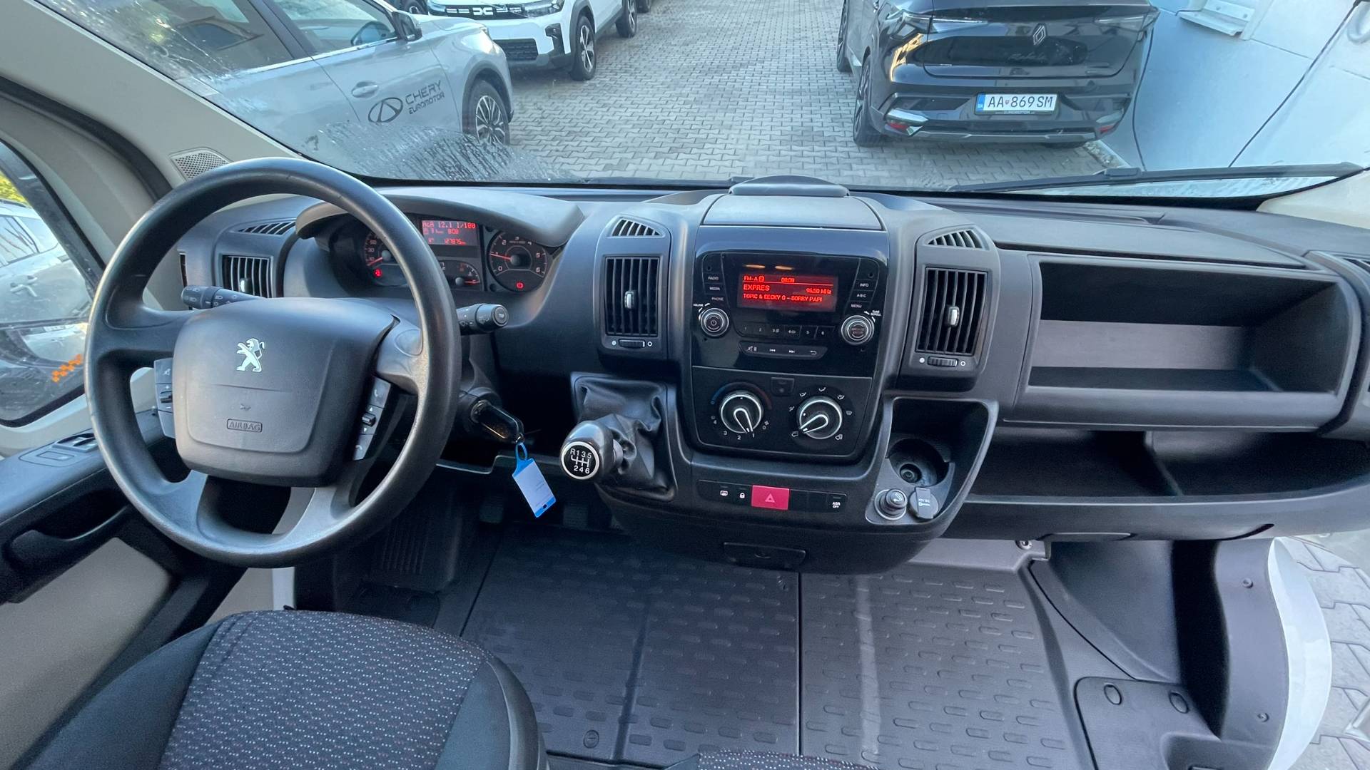 Peugeot Boxer 2.0HDI 96kW M6 L2H2, nové kupované na SK – Obrázok 20