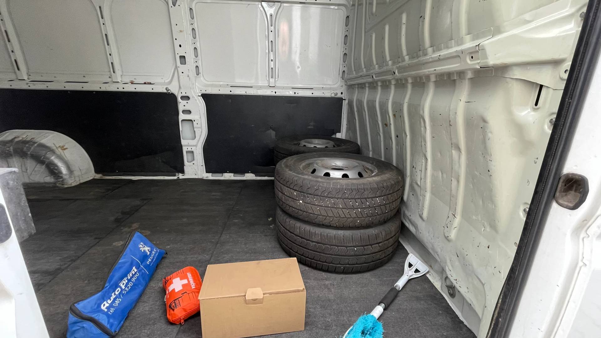Peugeot Boxer 2.0HDI 96kW M6 L2H2, nové kupované na SK – Obrázok 26