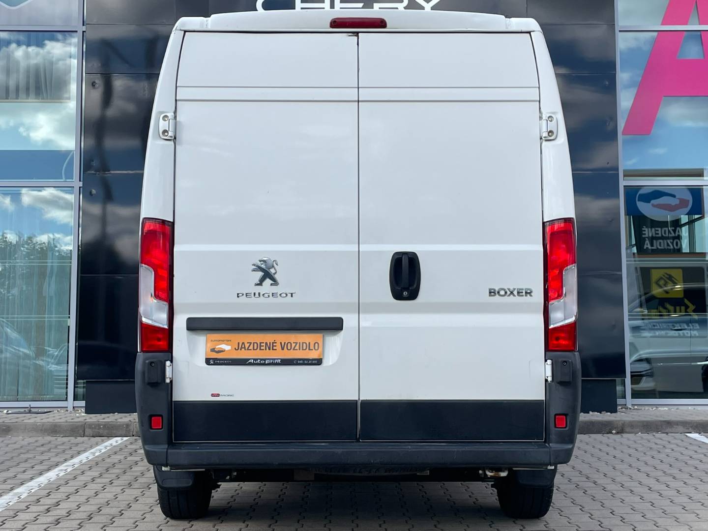 Peugeot Boxer 2.0HDI 96kW M6 L2H2, nové kupované na SK – Obrázok 5