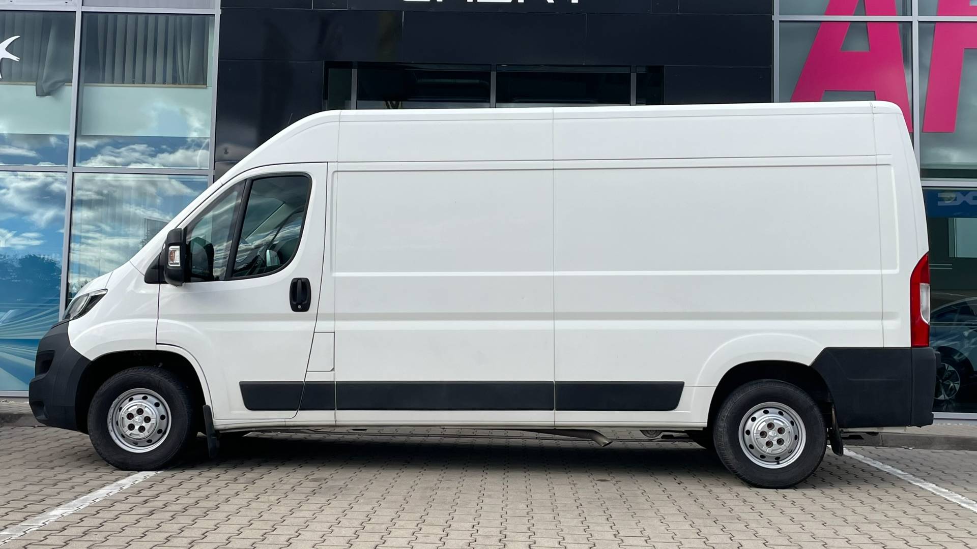 Peugeot Boxer 2.0HDI 96kW M6 L2H2, nové kupované na SK – Obrázok 8