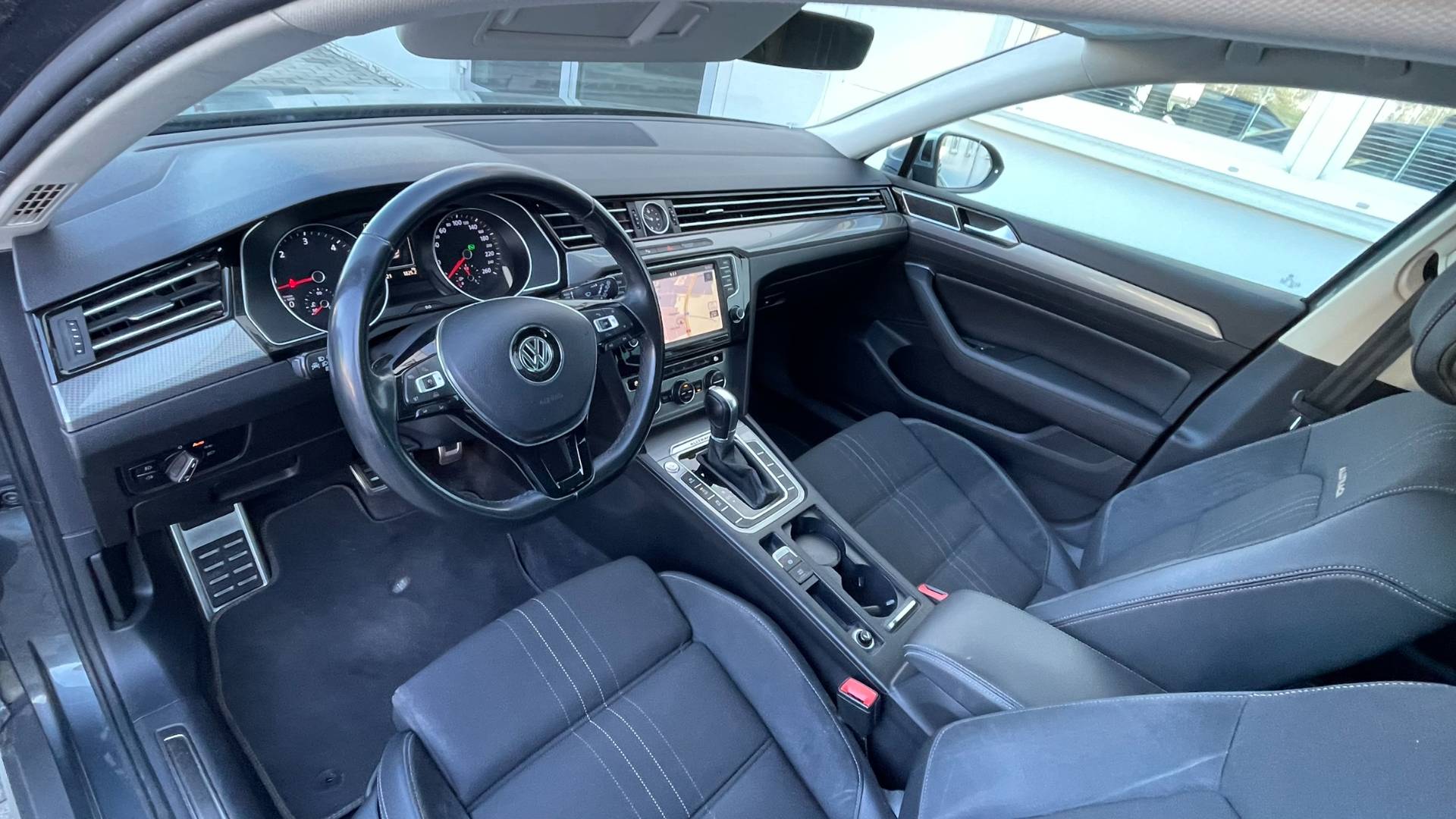 Volkswagen Passat Variant 2.0 TDI 190k Alltrack DSG 4x4 – Obrázok 10