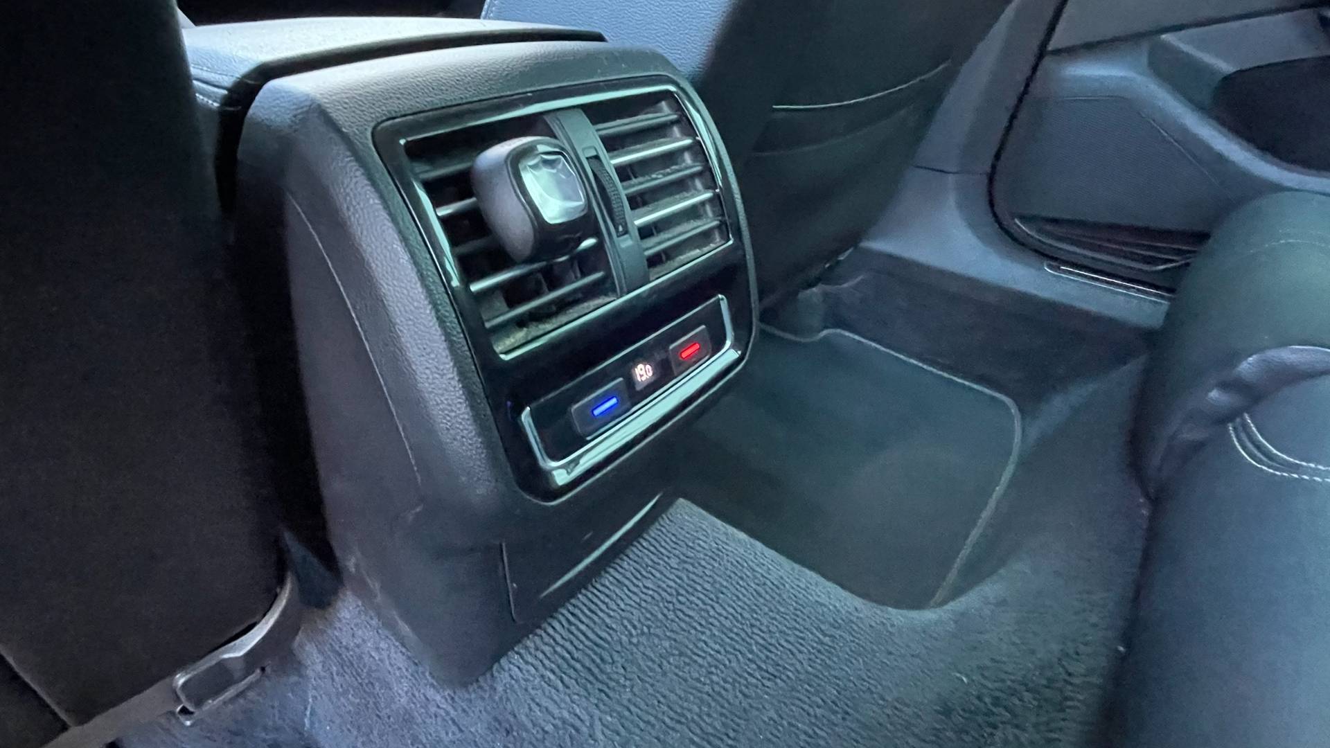 Volkswagen Passat Variant 2.0 TDI 190k Alltrack DSG 4x4 – Obrázok 16