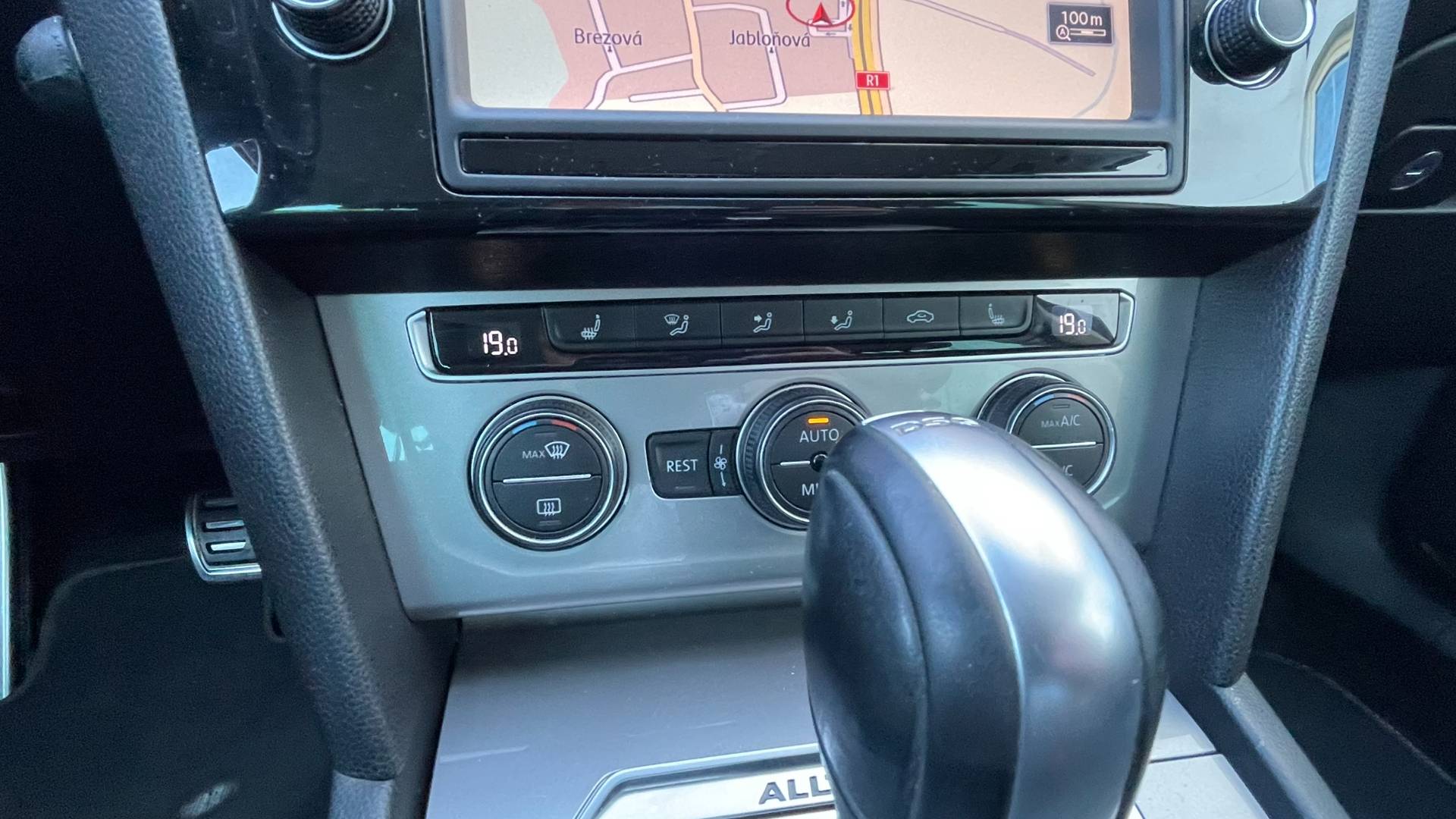 Volkswagen Passat Variant 2.0 TDI 190k Alltrack DSG 4x4 – Obrázok 21