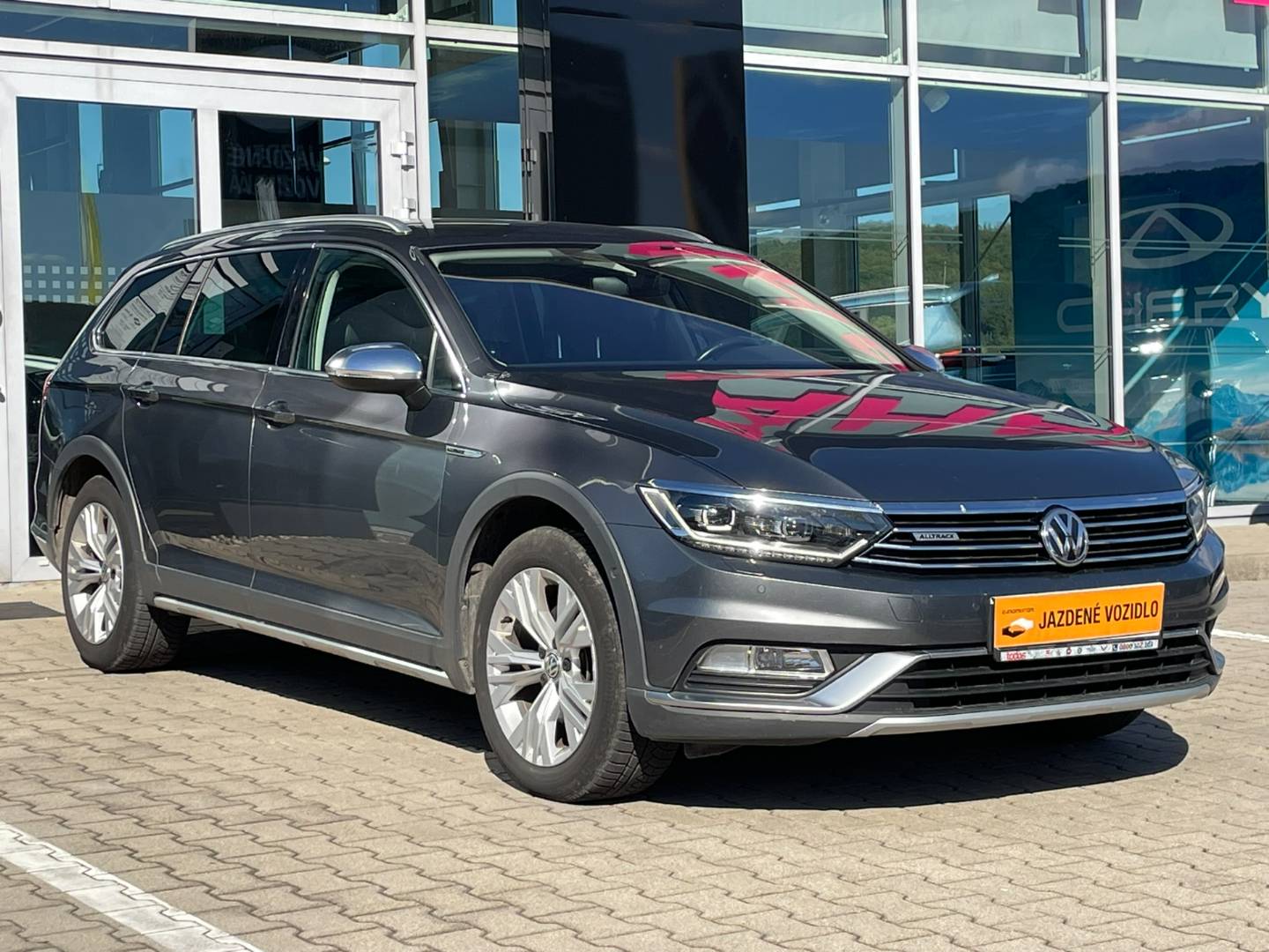 Volkswagen Passat Variant 2.0 TDI 190k Alltrack DSG 4x4 – Obrázok 3