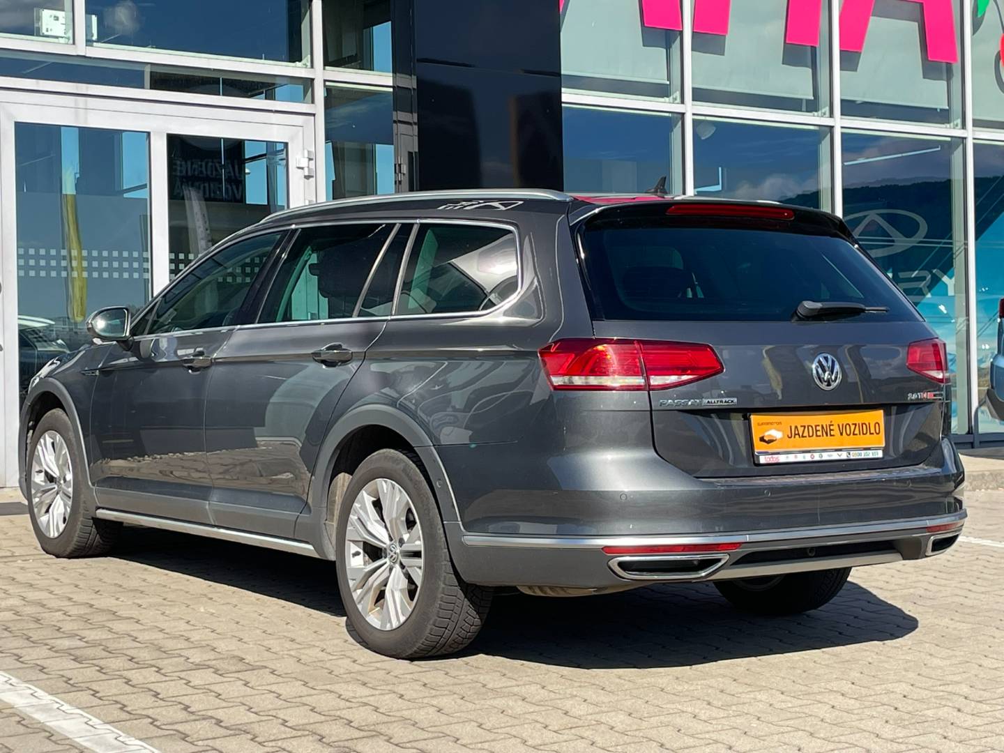 Volkswagen Passat Variant 2.0 TDI 190k Alltrack DSG 4x4 – Obrázok 4
