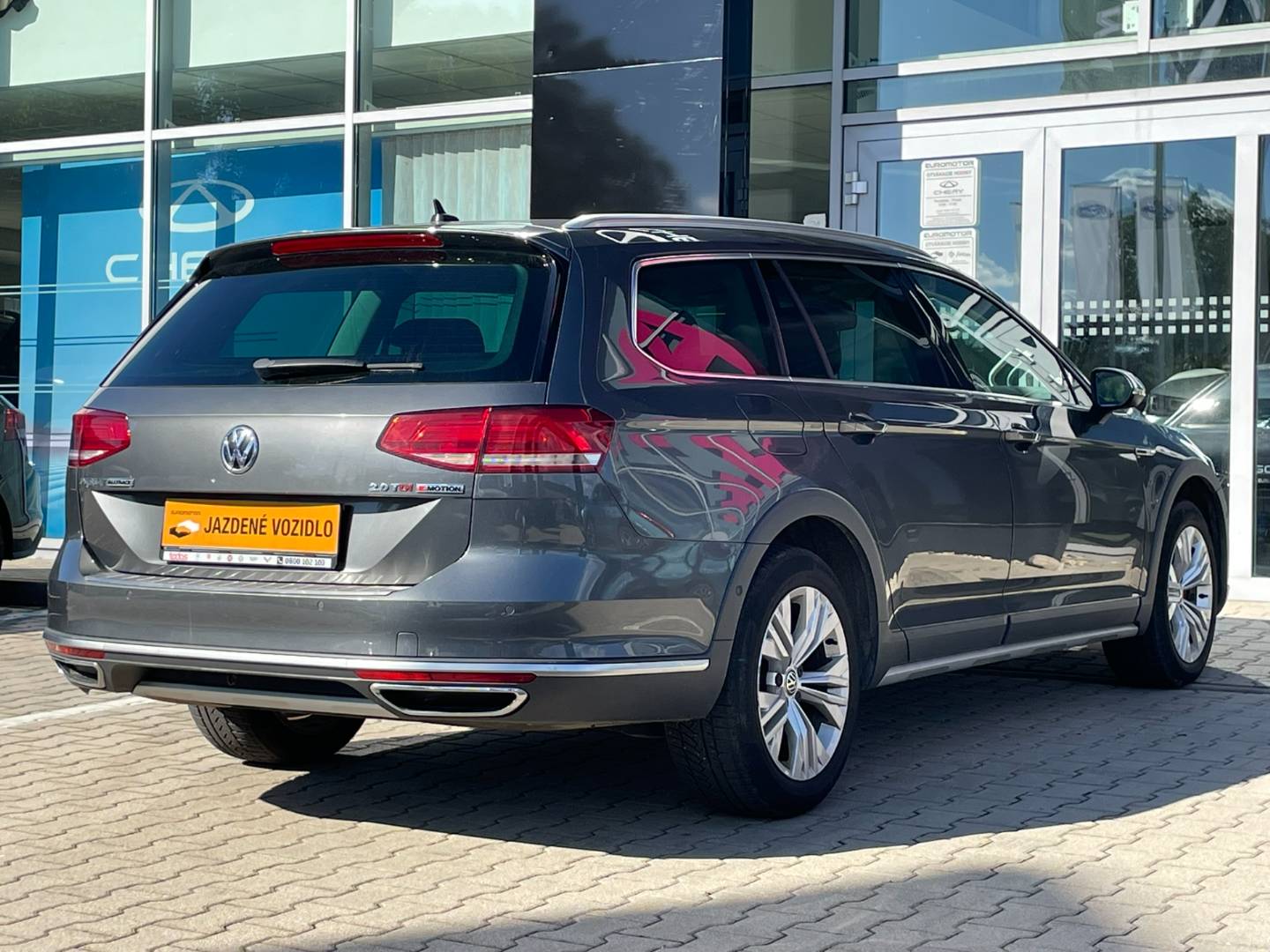 Volkswagen Passat Variant 2.0 TDI 190k Alltrack DSG 4x4 – Obrázok 6