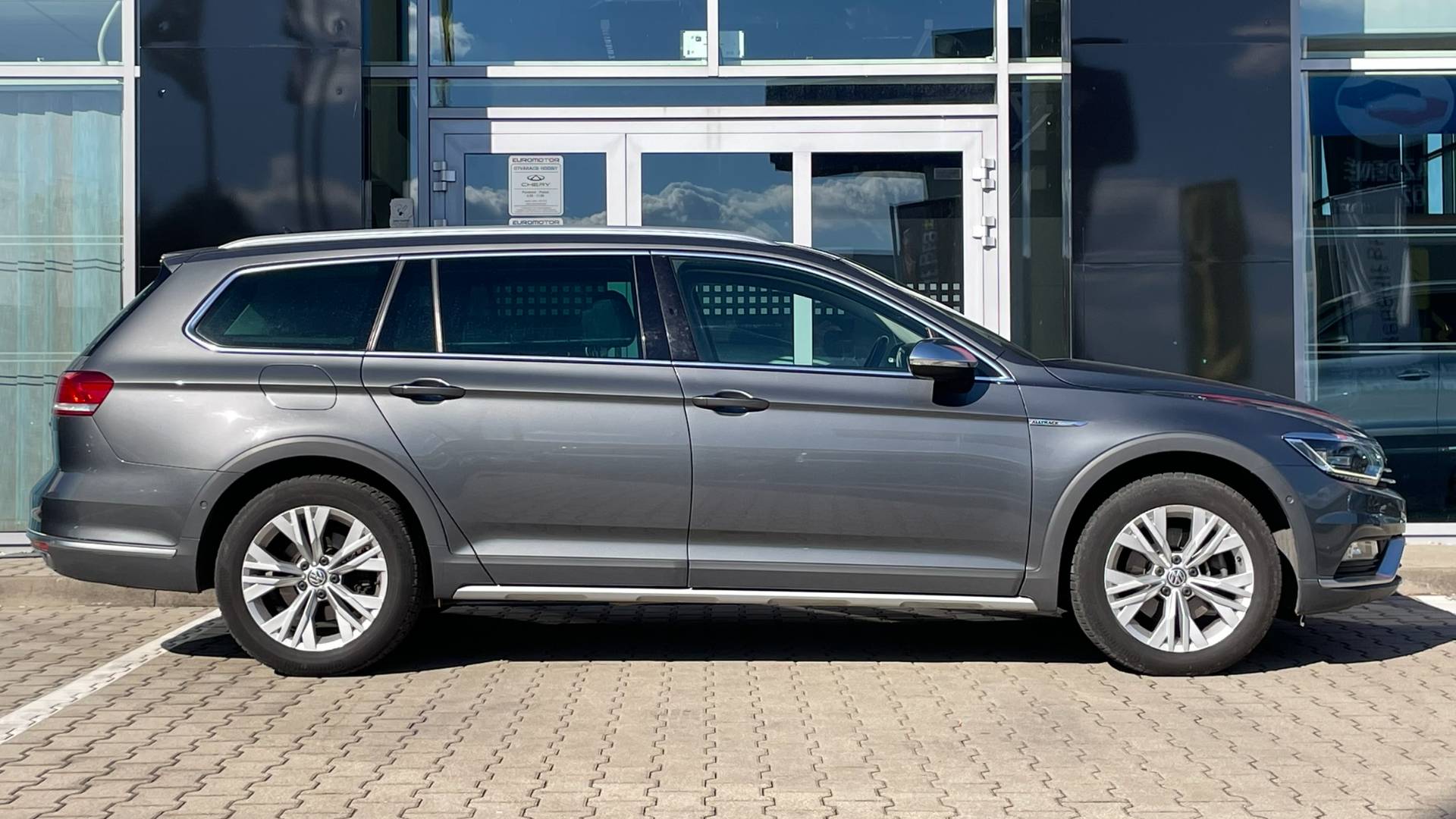 Volkswagen Passat Variant 2.0 TDI 190k Alltrack DSG 4x4 – Obrázok 7