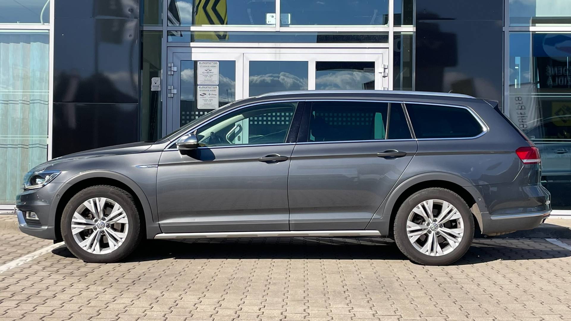 Volkswagen Passat Variant 2.0 TDI 190k Alltrack DSG 4x4 – Obrázok 8
