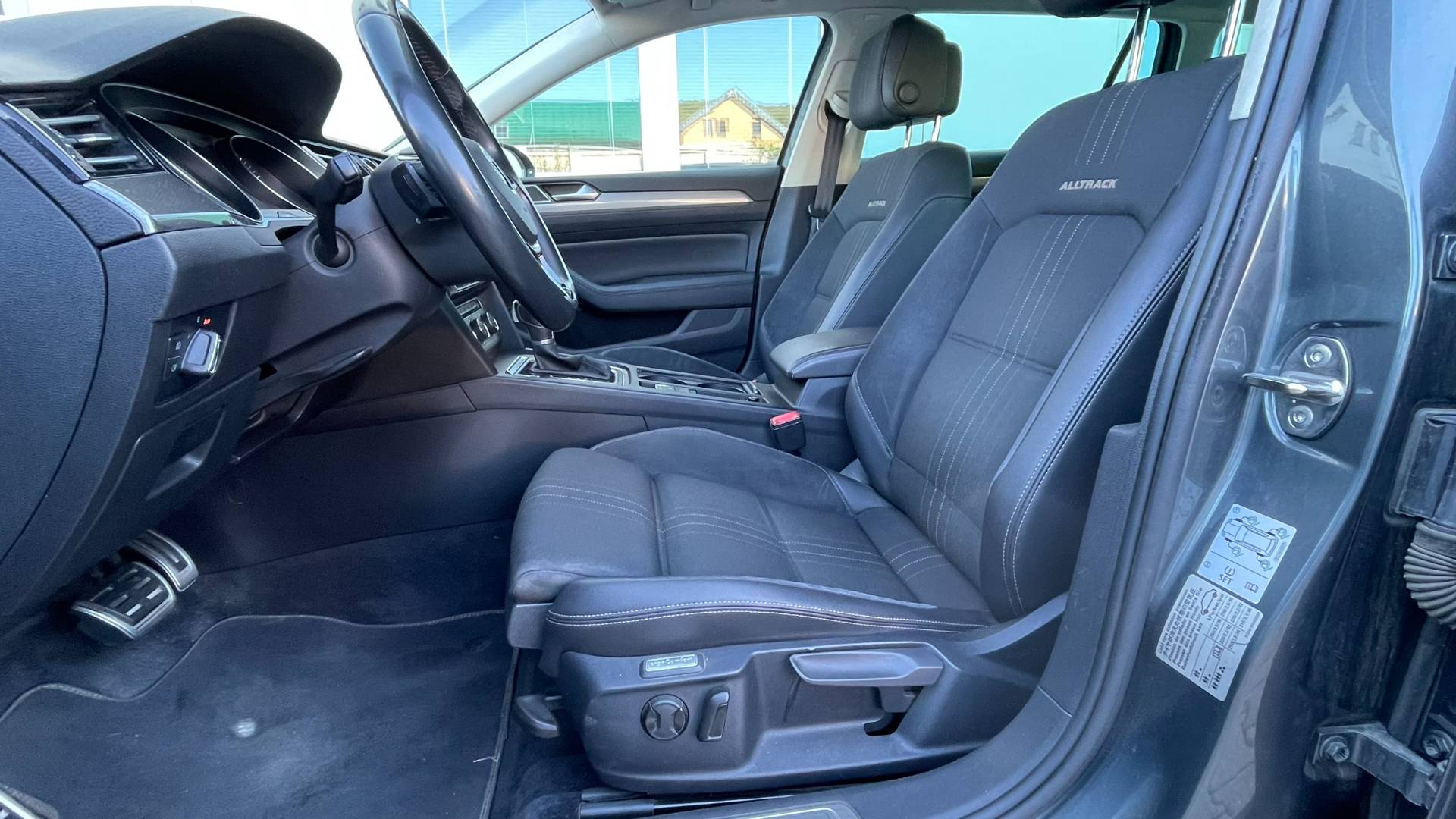 Volkswagen Passat Variant 2.0 TDI 190k Alltrack DSG 4x4 – Obrázok 9