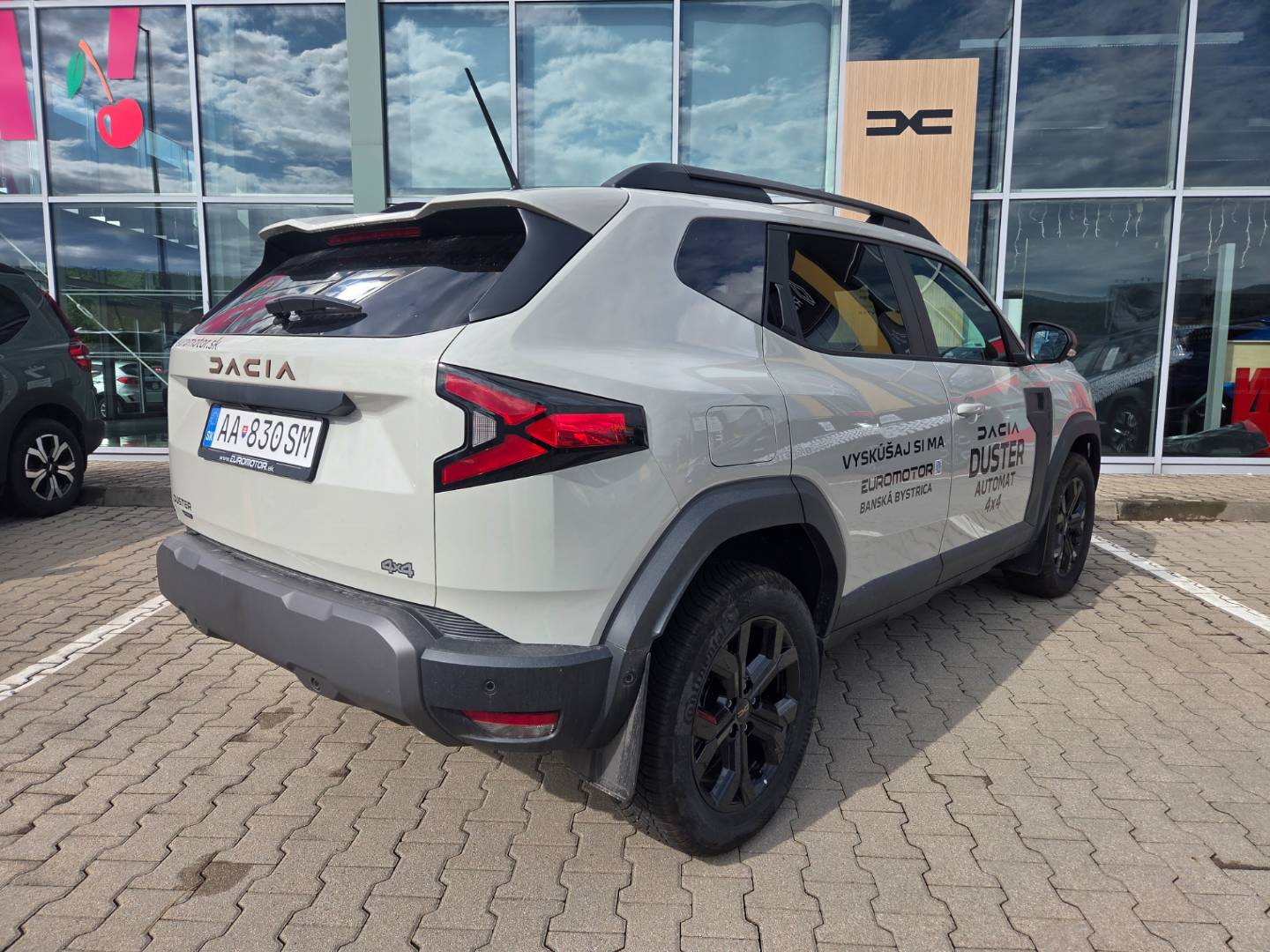 Dacia Duster 1.2 hybrid-G 150 mHEV 4x4 EDC Extreme – Obrázok 4