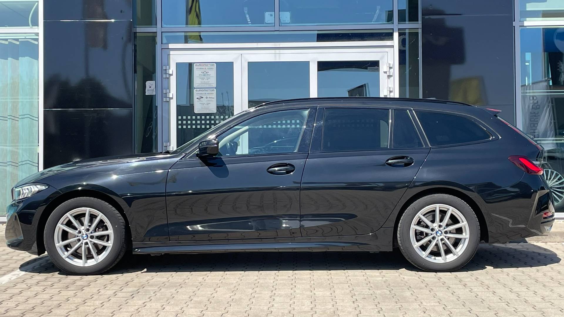 BMW Rad 3 Touring 320d xDrive mHEV MOD 2023 FACELIFT – Obrázok 8