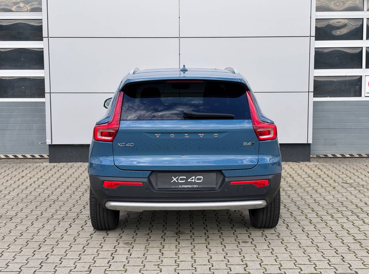 Volvo XC40 2.0 B4 mHEV Ultimate Dark AWD A/T – Obrázok 4