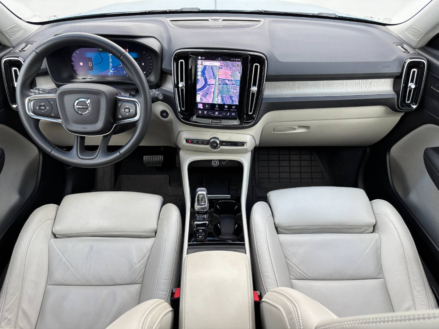 Volvo XC40 2.0 B4 mHEV Ultimate Dark AWD A/T – Obrázok 5