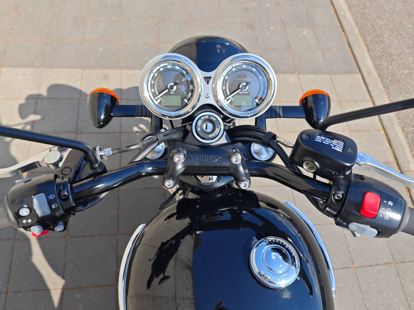 Triumph Bonneville T120 Black Edition – Obrázok 8