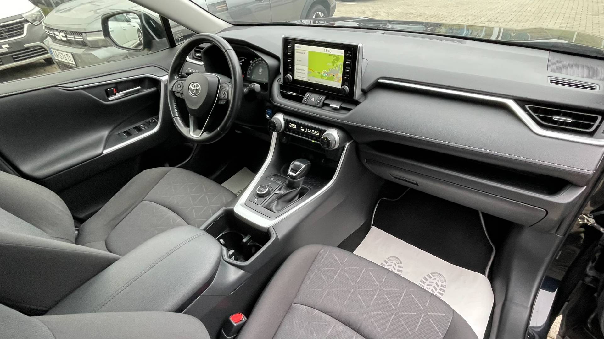 Toyota RAV4 2.5 VVT-i Hybrid AWD E-CVT, 163kW, 2022 – Obrázok 13