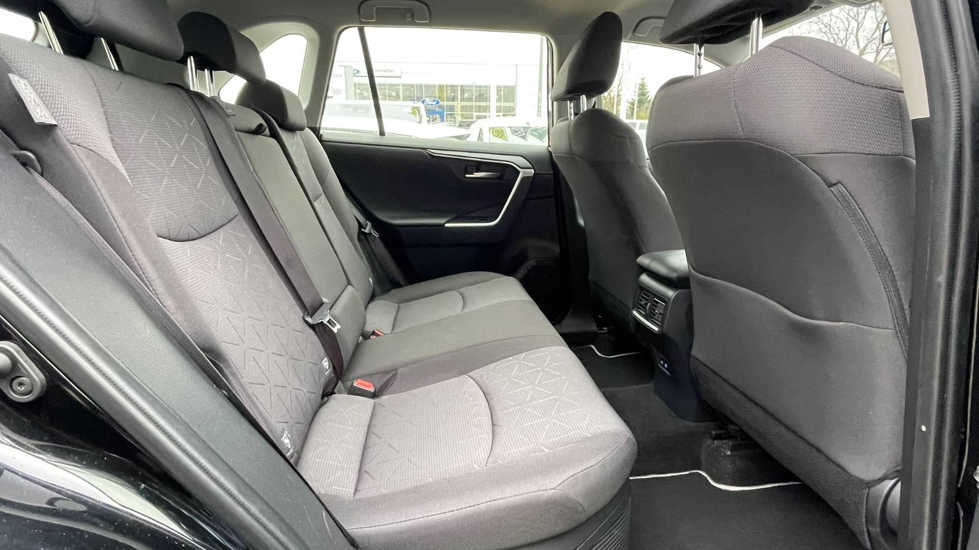 Toyota RAV4 2.5 VVT-i Hybrid AWD E-CVT, 163kW, 2022 – Obrázok 14