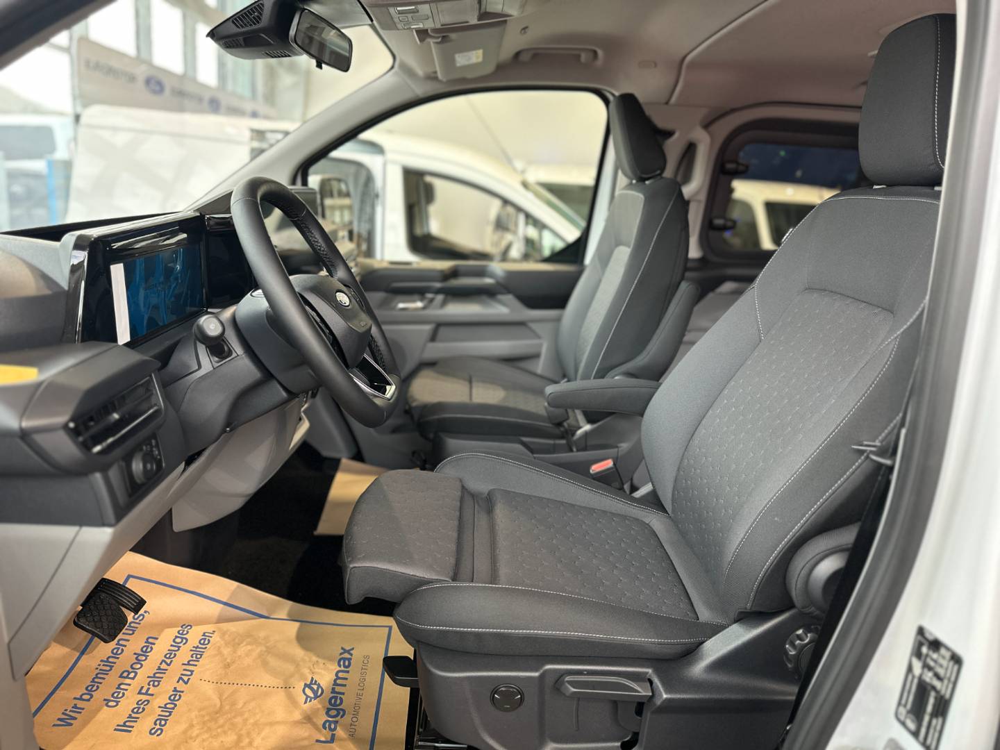 Ford Transit Custom BUSINESS 2.0 TDCi EB 170k A8 - FWD (125kW) – Obrázok 11
